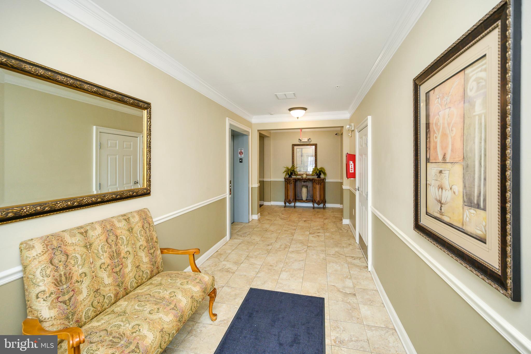 COBBLESTONE SQUARE - Residential