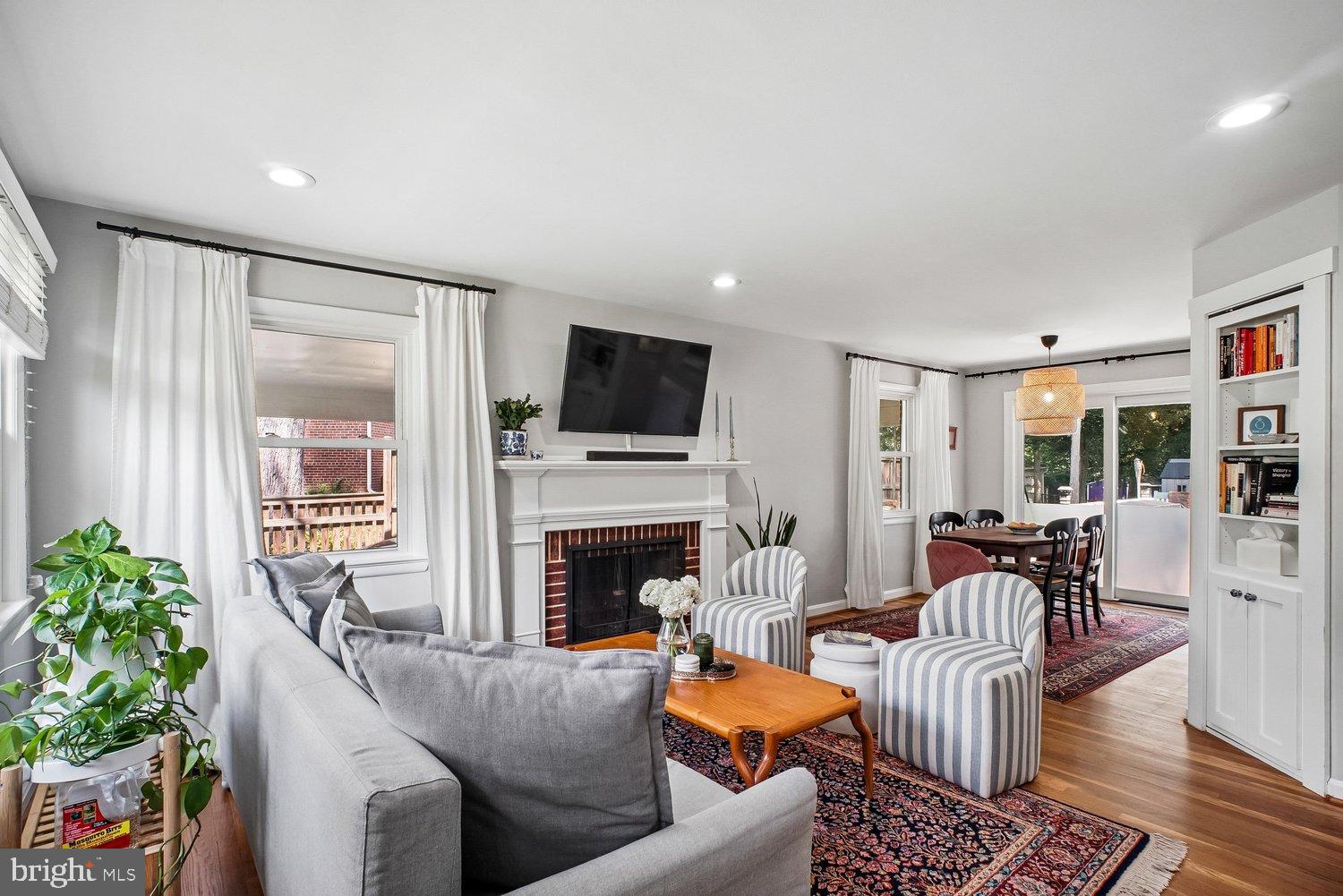 3155 NORFOLK LANE