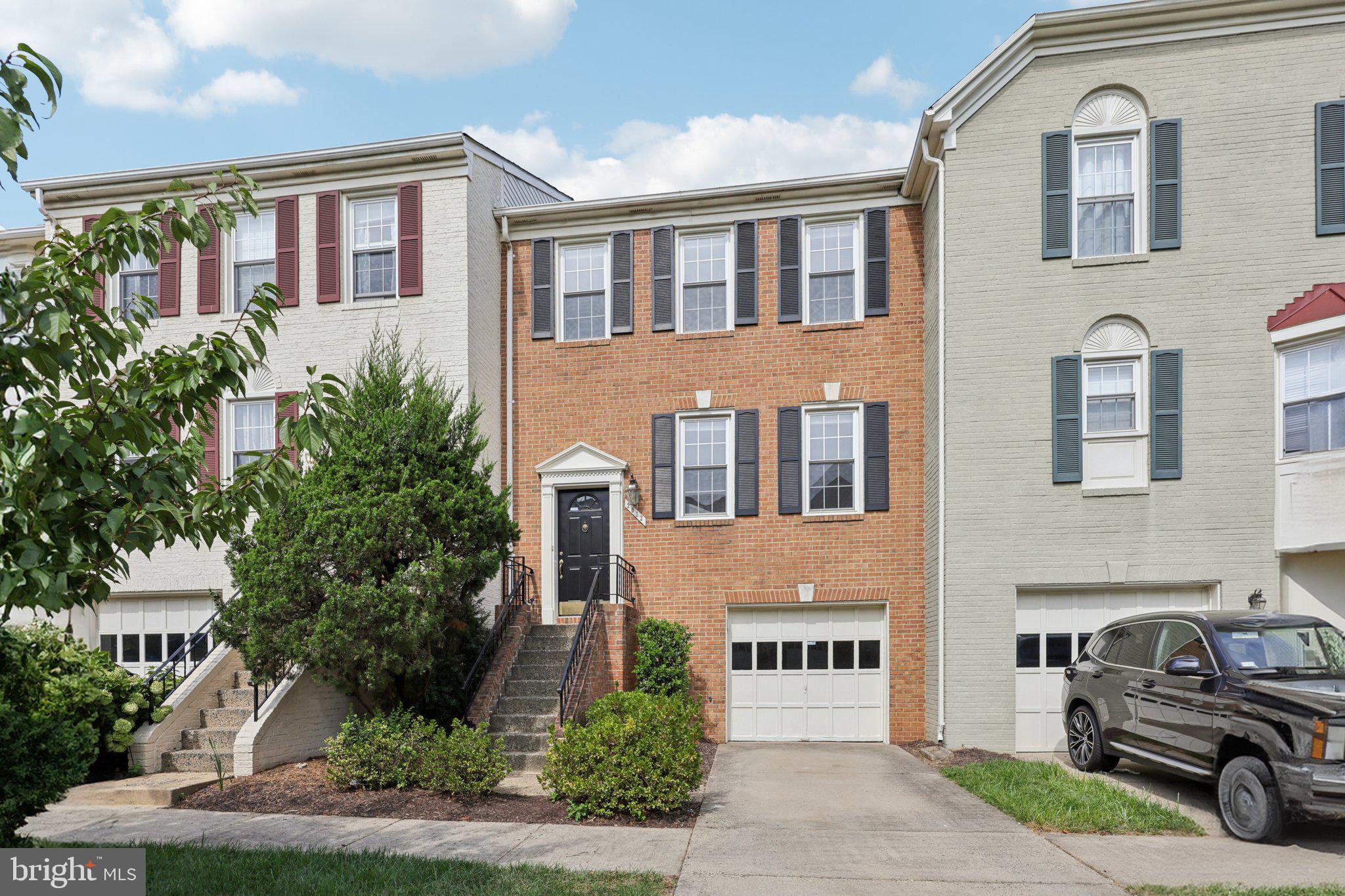 2012 PIERIS COURT