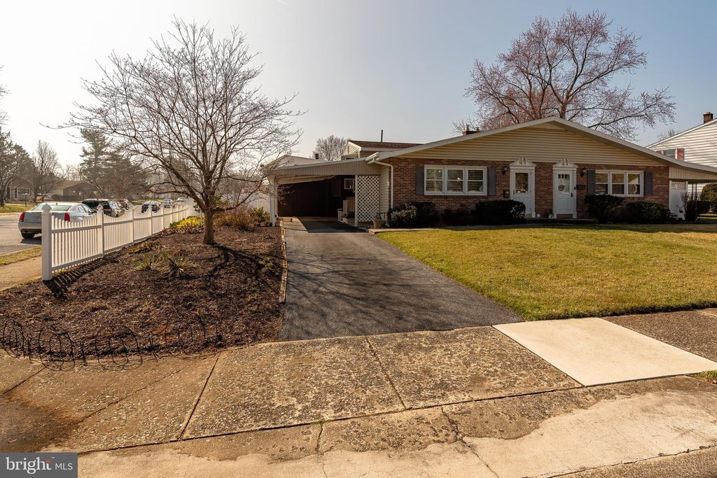 Photo of 502 HENSLEY ST, LITITZ, PA 17543 (MLS # PALA2031242)