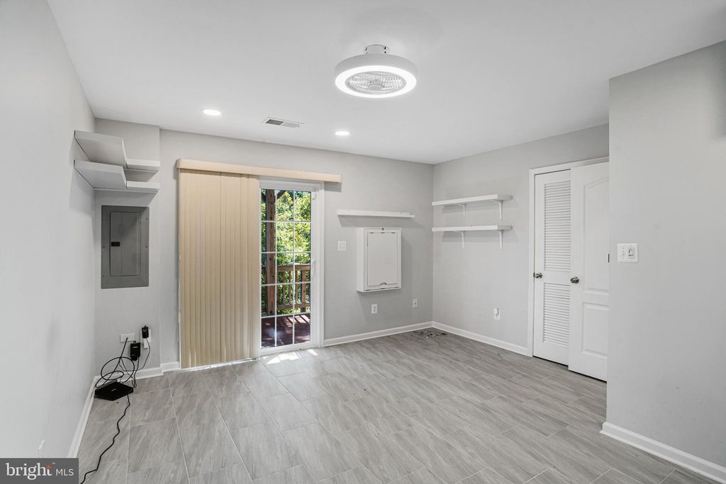 Photo of 2870 Chinkapin Oak Lane, WOODBRIDGE, VA 22191 (MLS # VAPW2105486)
