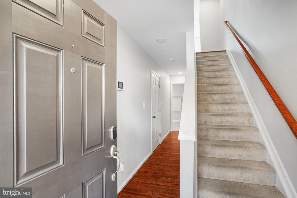 Photo of 2870 Chinkapin Oak Lane, WOODBRIDGE, VA 22191 (MLS # VAPW2105486)