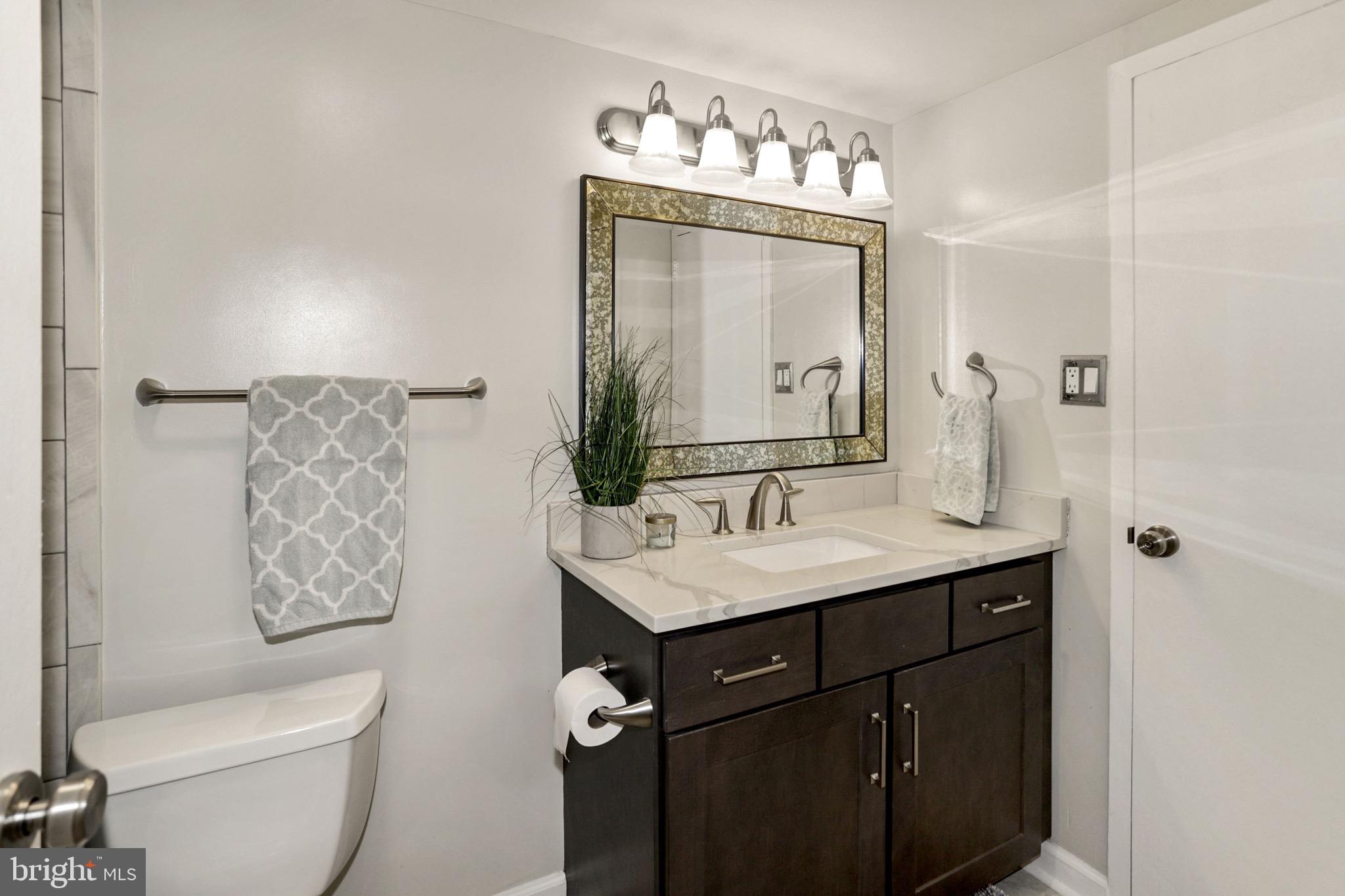 PROMENADE TOWERS - Residential Lease