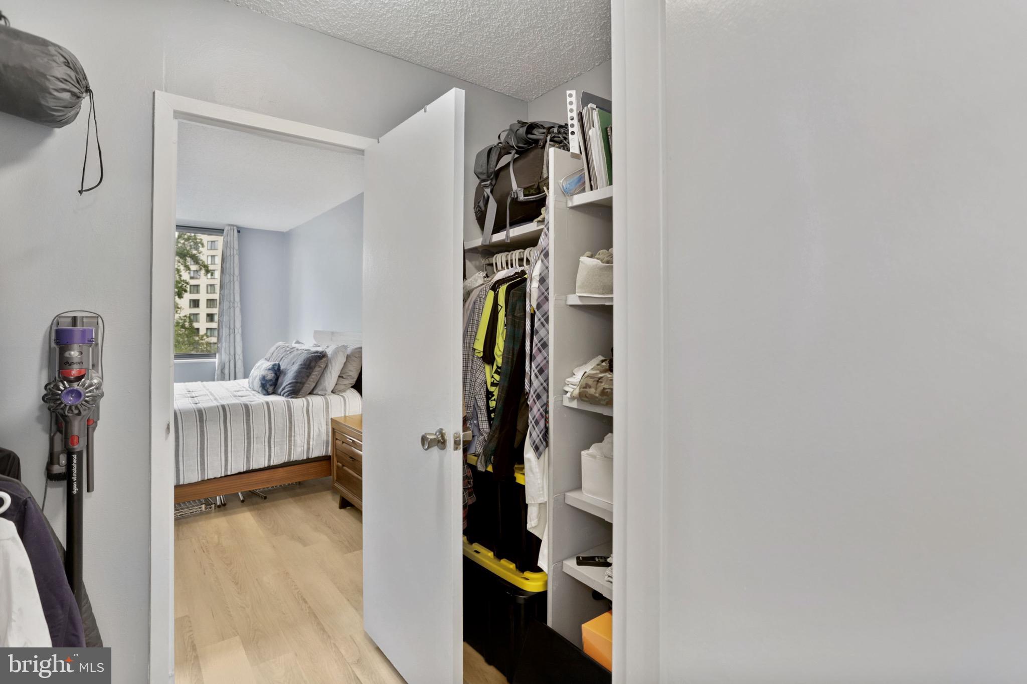 PROMENADE TOWERS - Residential Lease