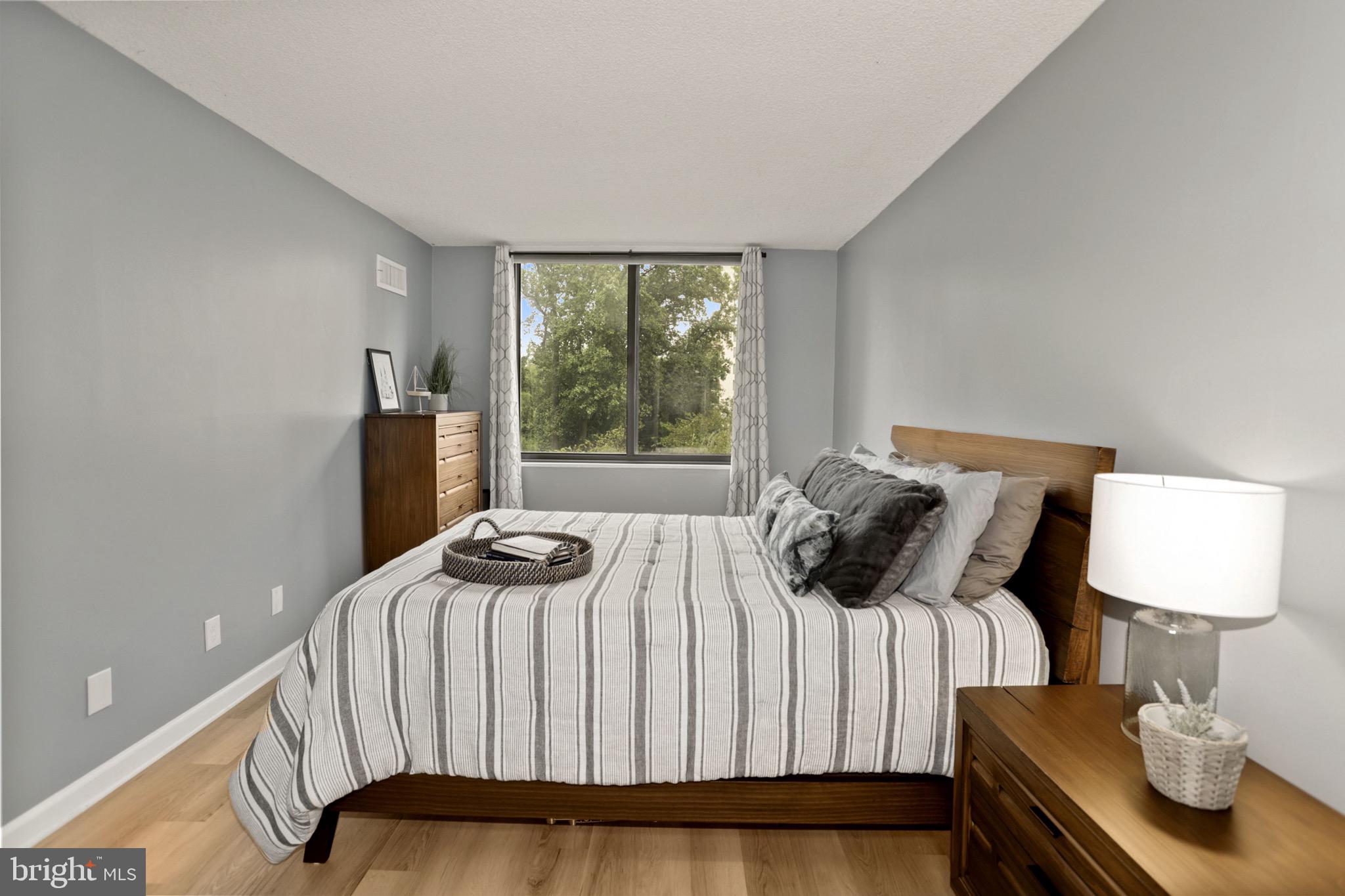 PROMENADE TOWERS - Residential Lease