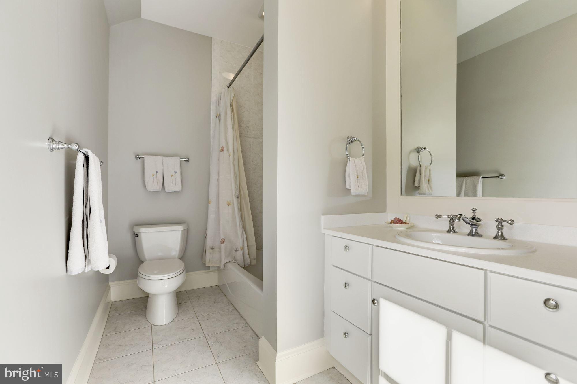 POTOMAC OUTSIDE - Residential