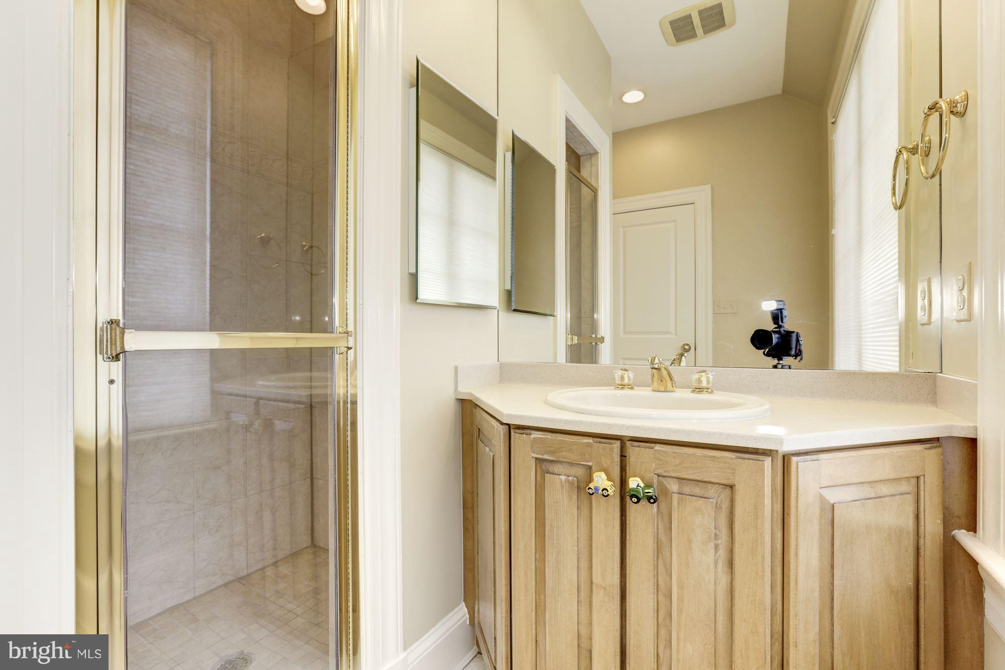 POTOMAC OUTSIDE - Residential