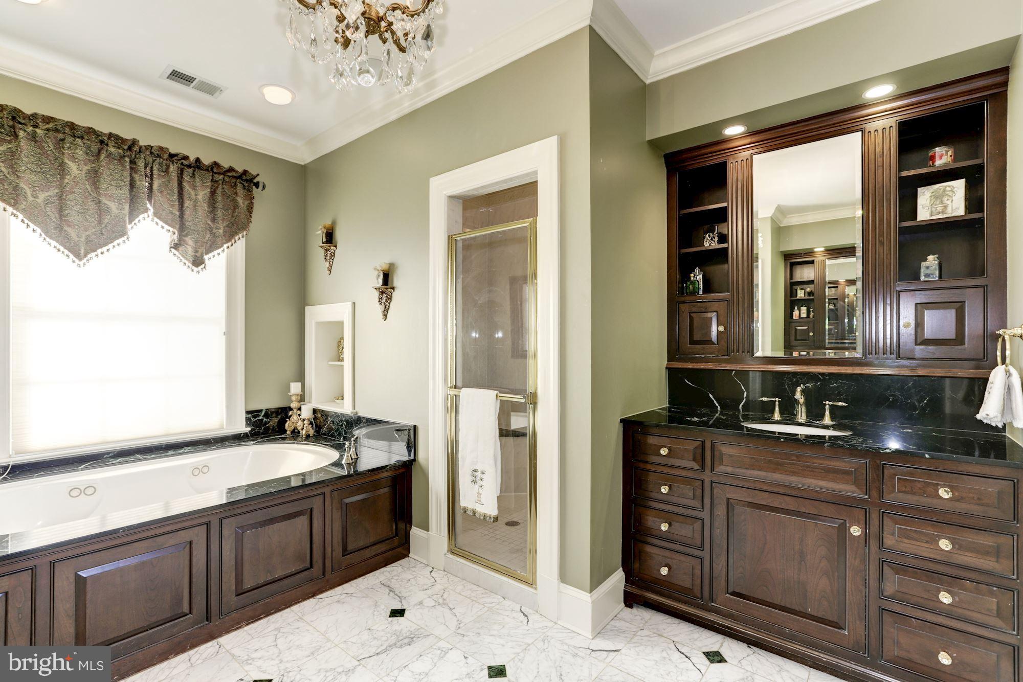 POTOMAC OUTSIDE - Residential