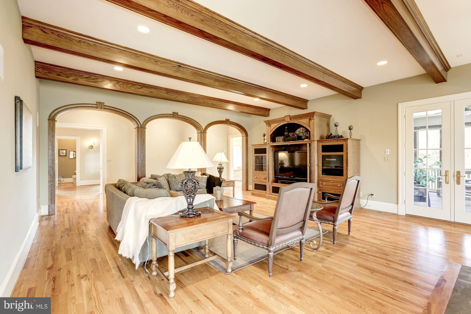 POTOMAC OUTSIDE - Residential