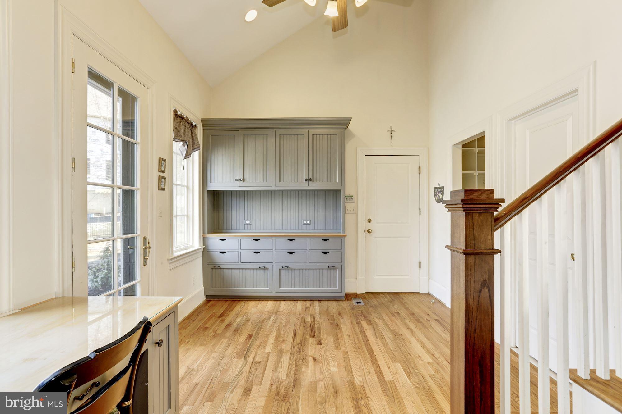 POTOMAC OUTSIDE - Residential