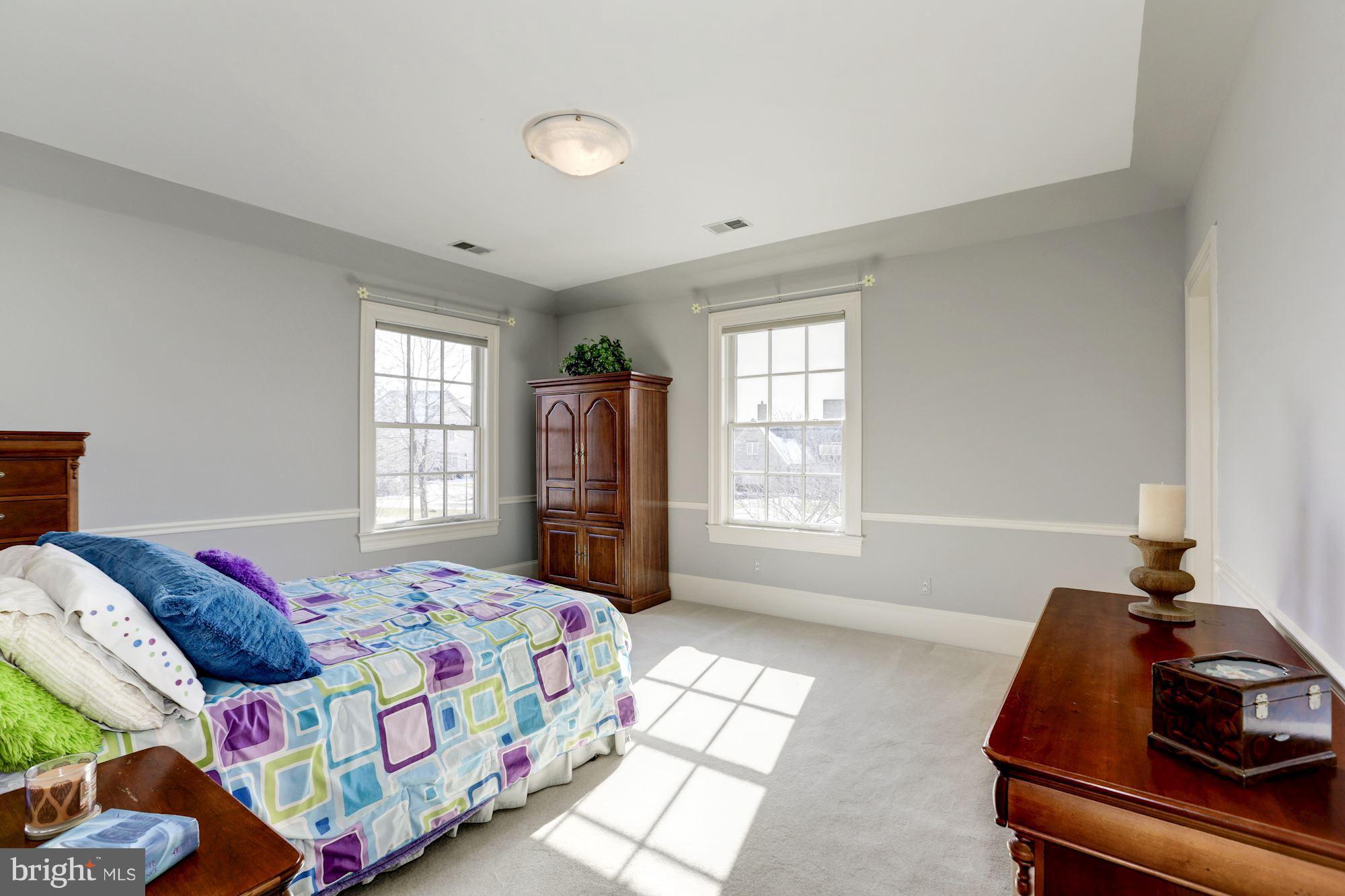 POTOMAC OUTSIDE - Residential