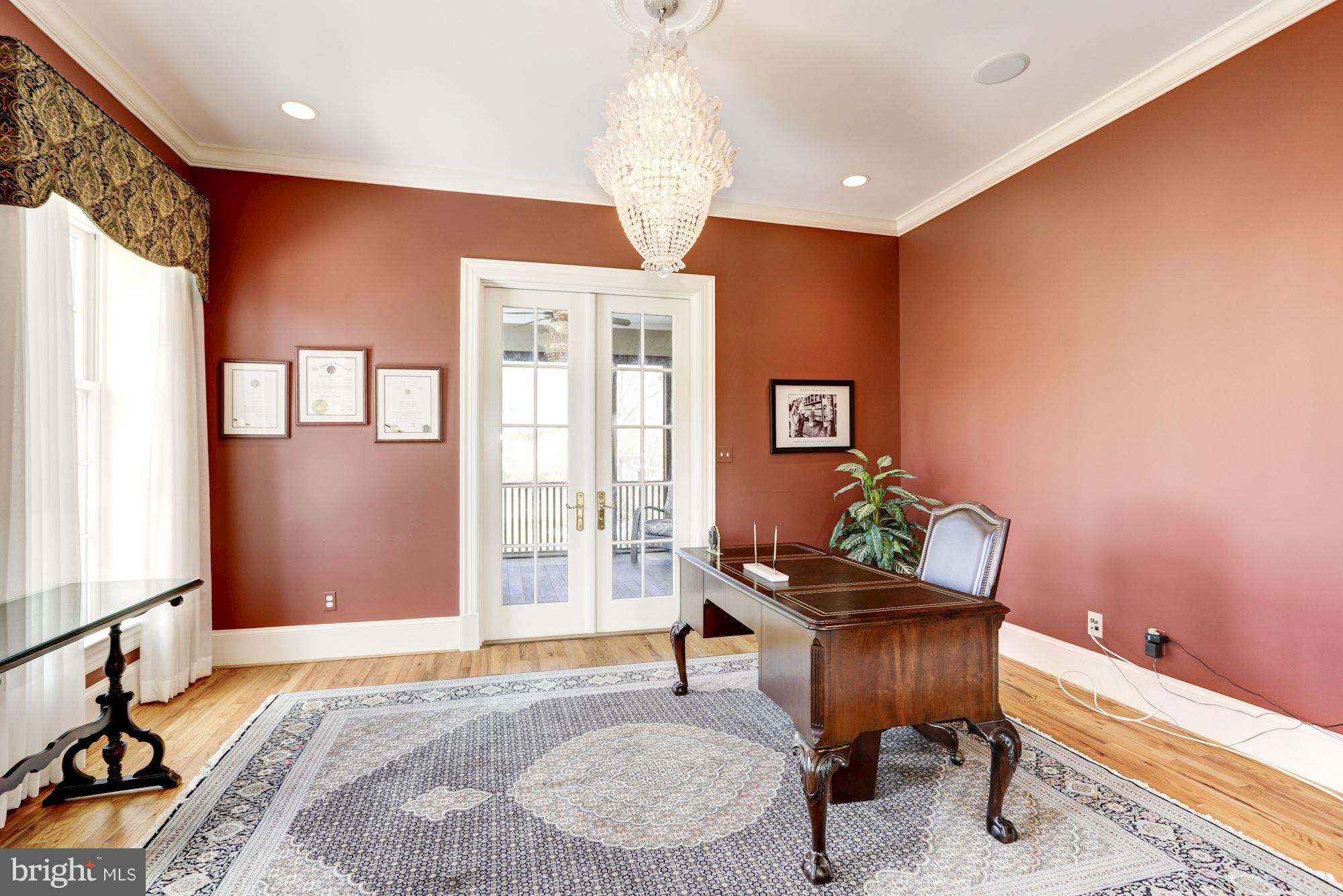 POTOMAC OUTSIDE - Residential