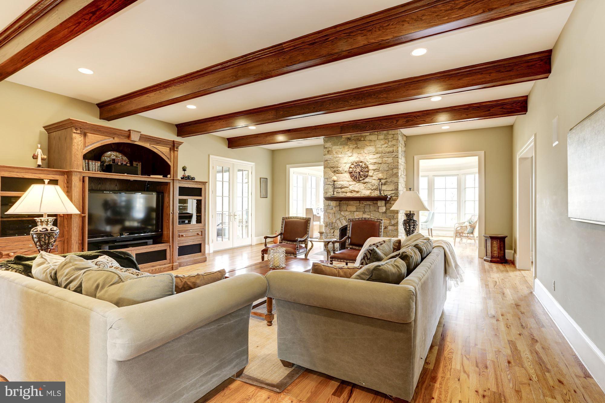 POTOMAC OUTSIDE - Residential