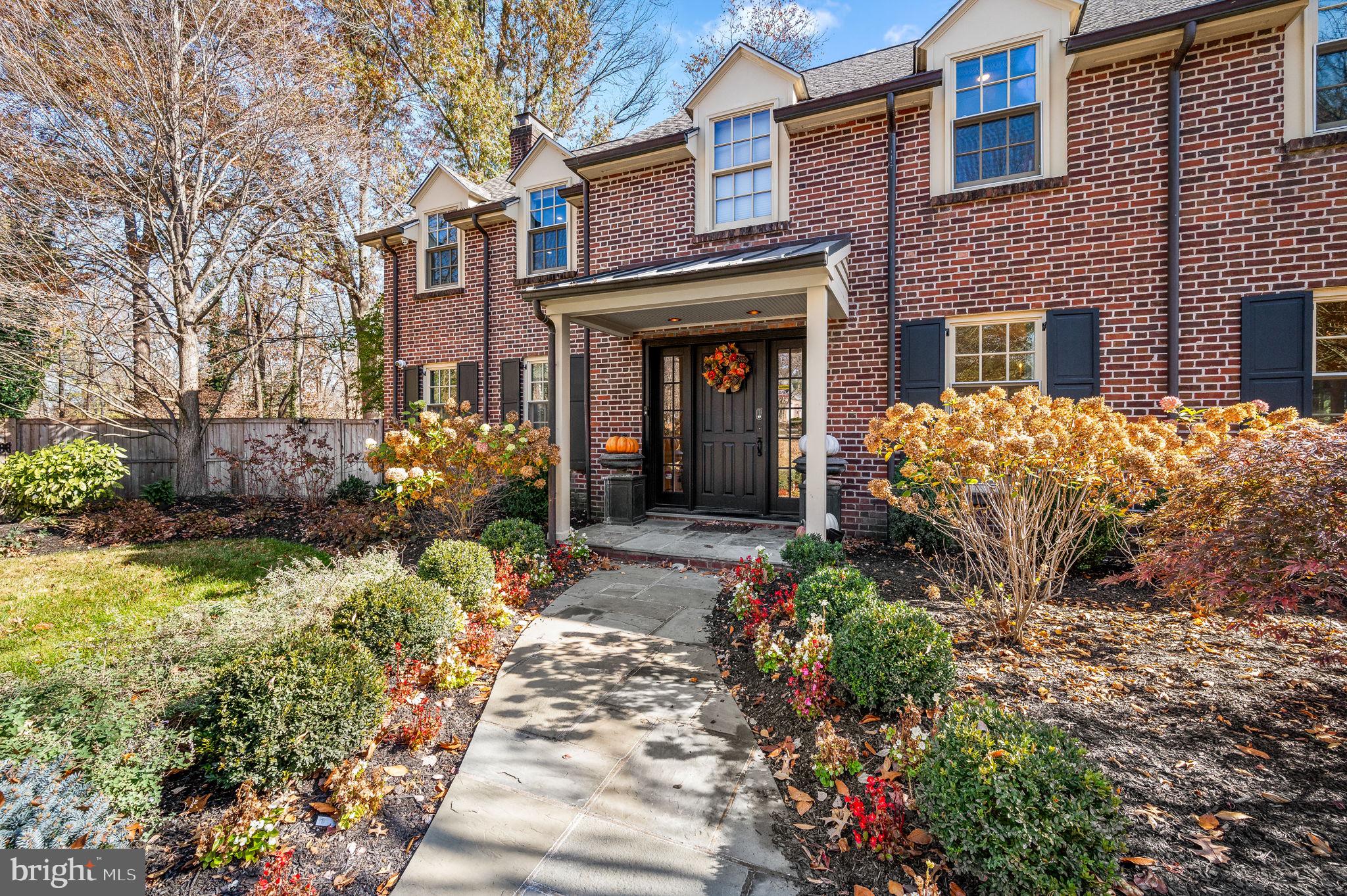 279 WOODCOCK LN