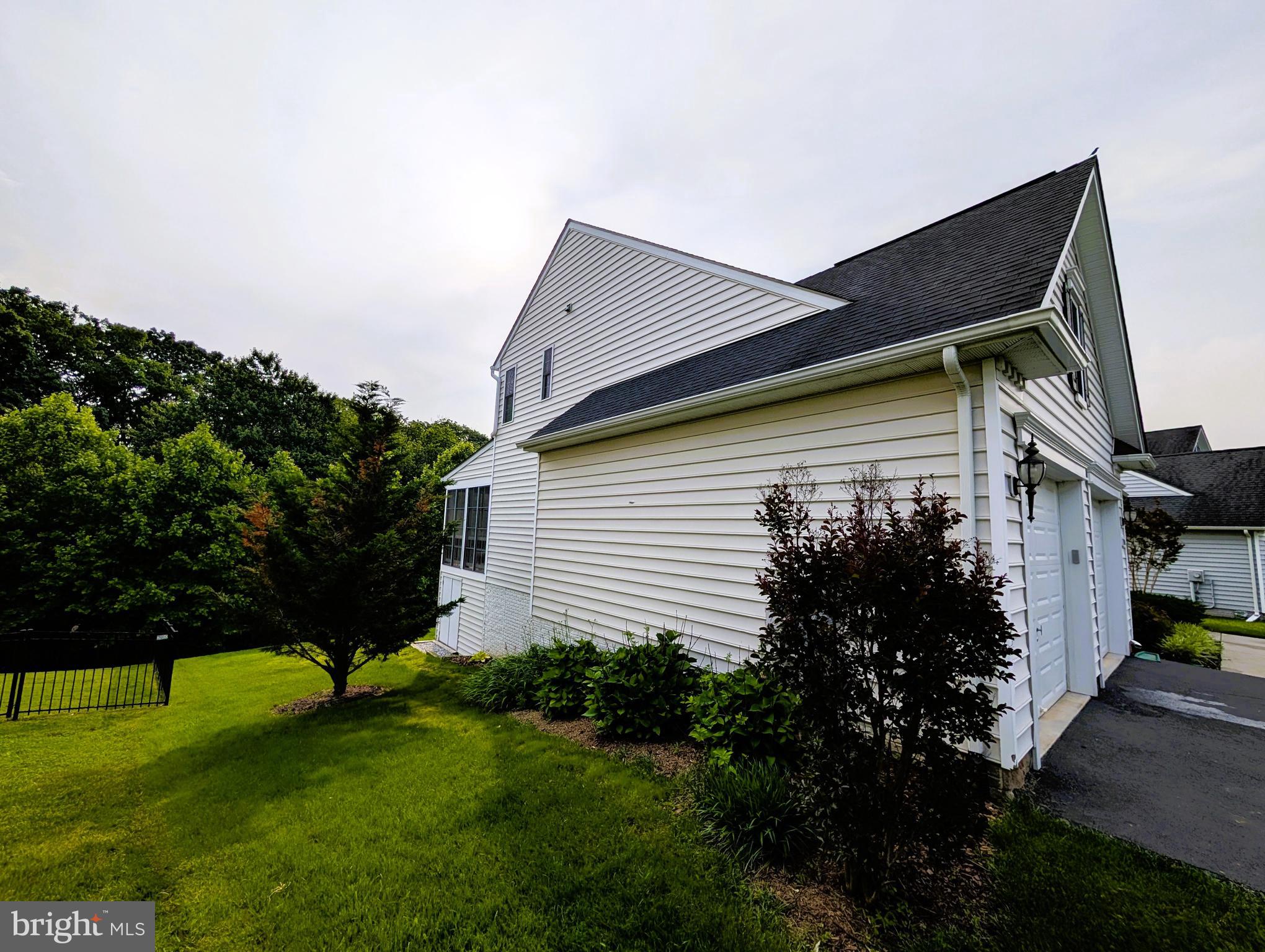 2304 KINGS FOREST TRL TRAIL