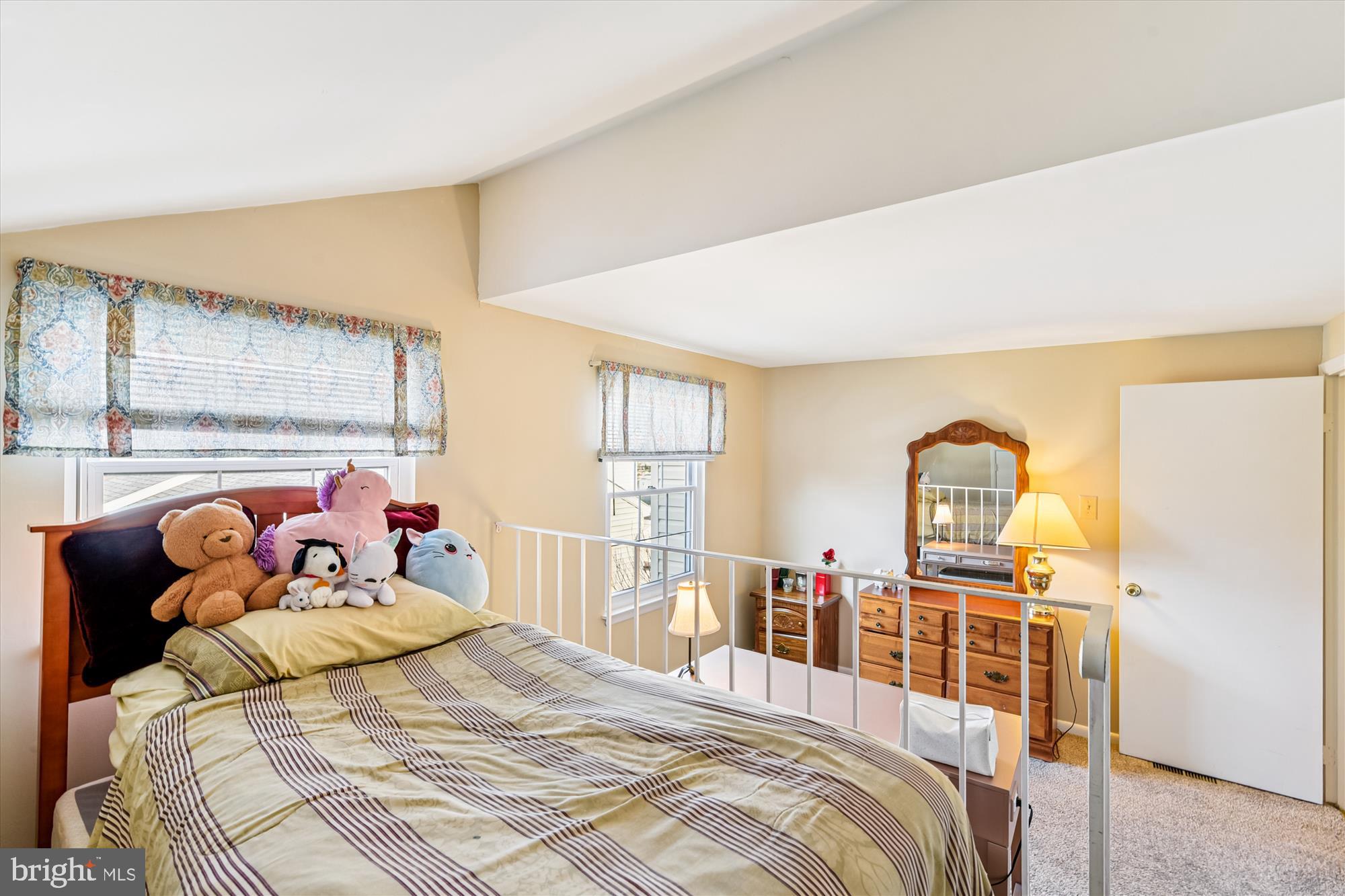 KINGS COURT - Residential