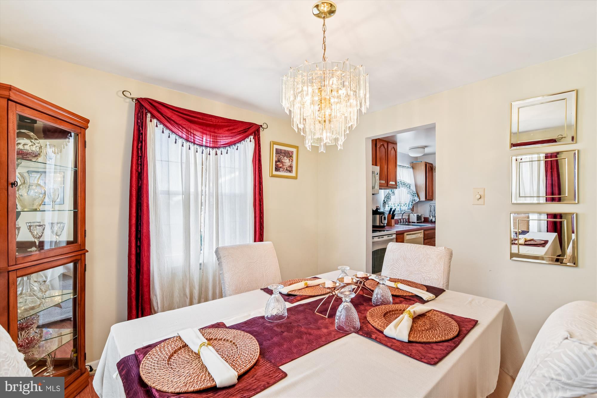 KINGS COURT - Residential