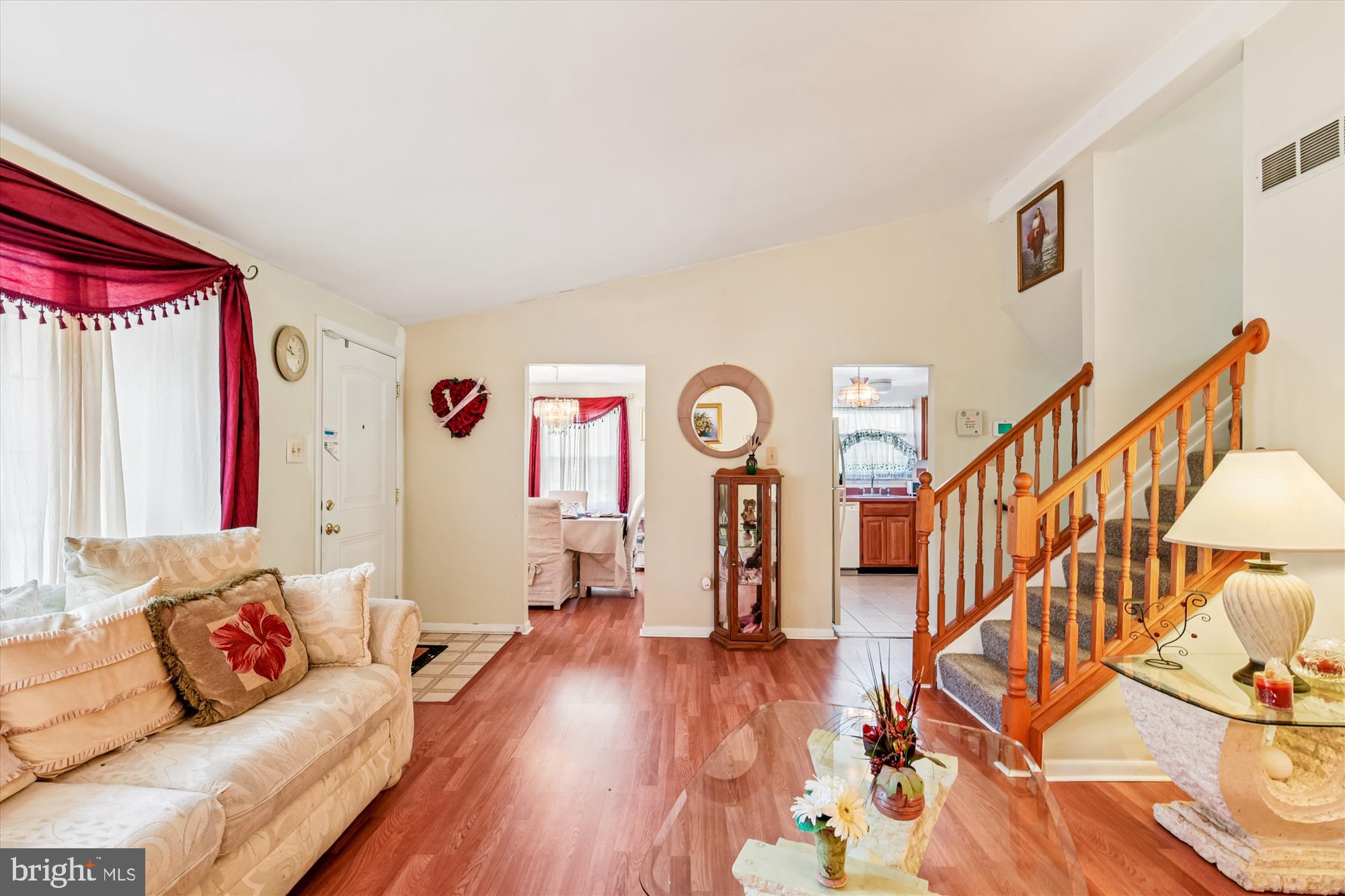 KINGS COURT - Residential