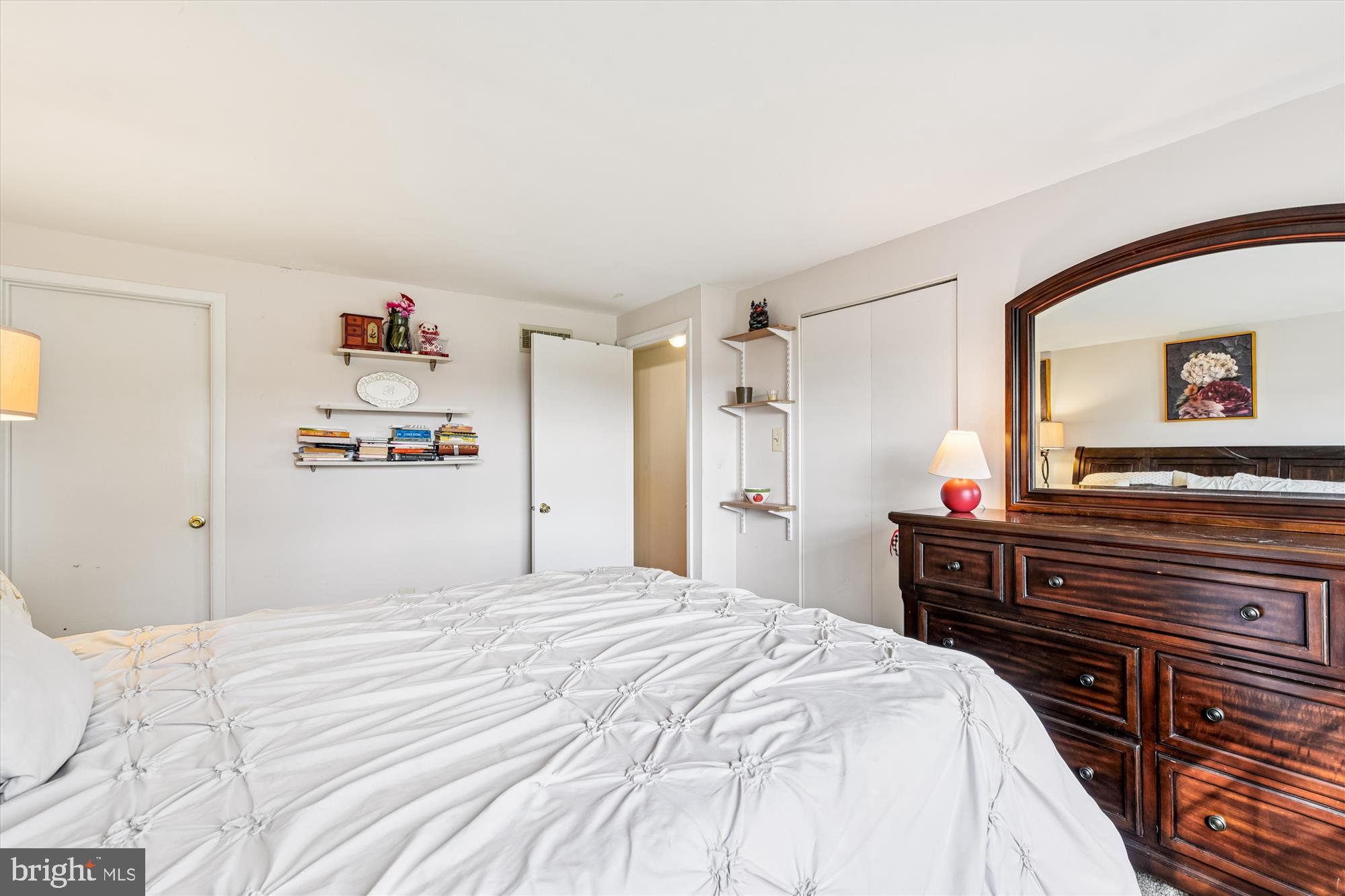 KINGS COURT - Residential