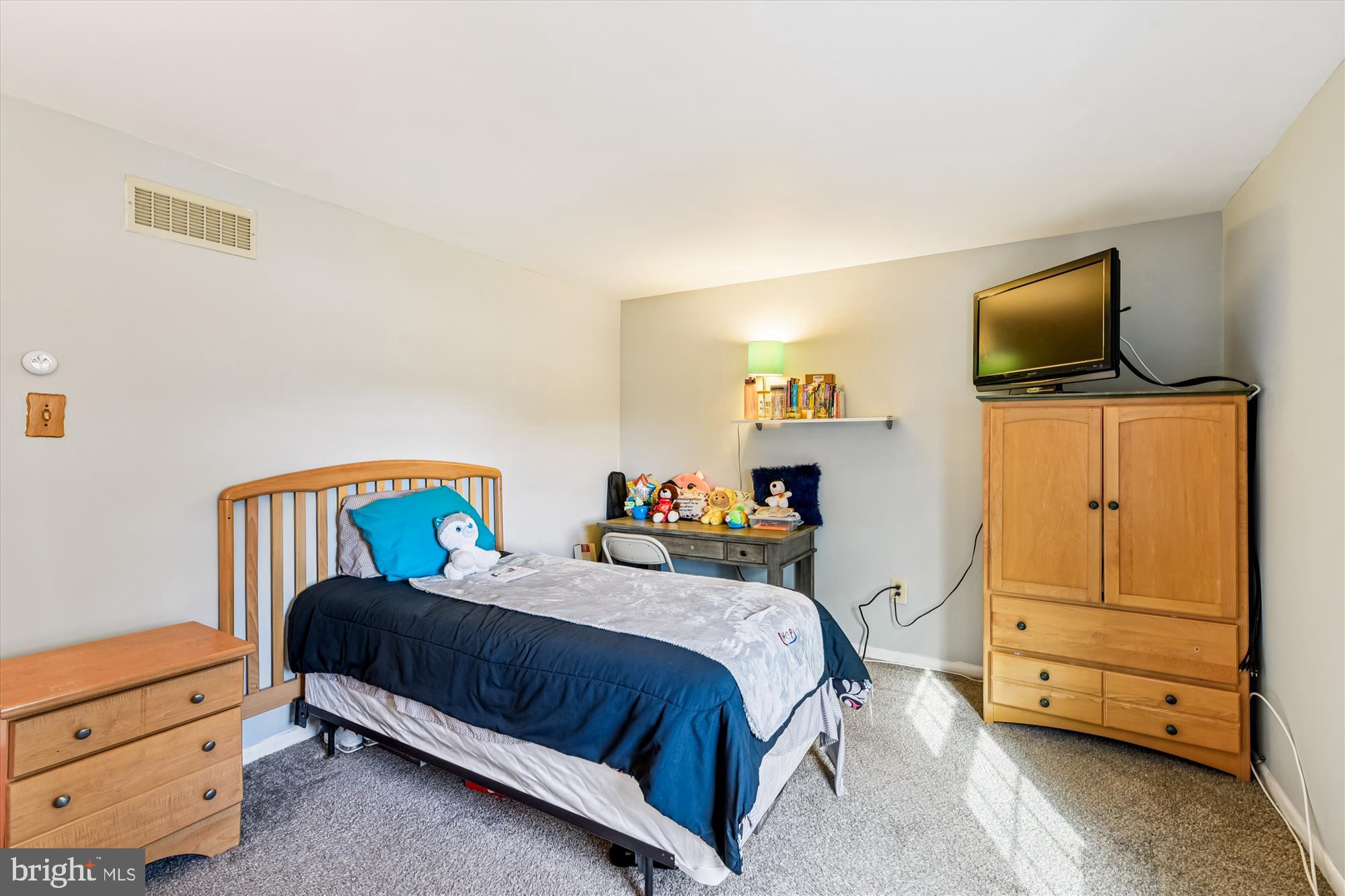 KINGS COURT - Residential