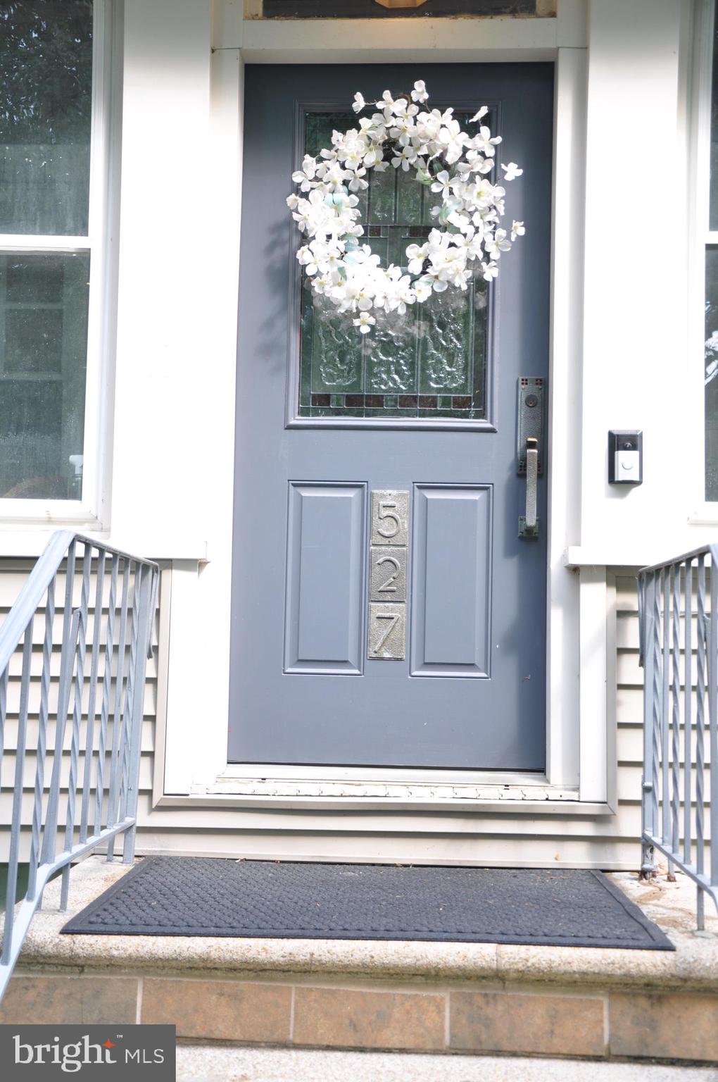 527 DWIGHT AVENUE