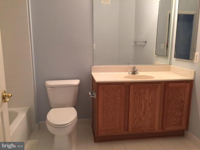 THE ADDISON AT ST PAUL - Residential Lease