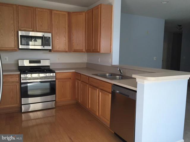 THE ADDISON AT ST PAUL - Residential Lease