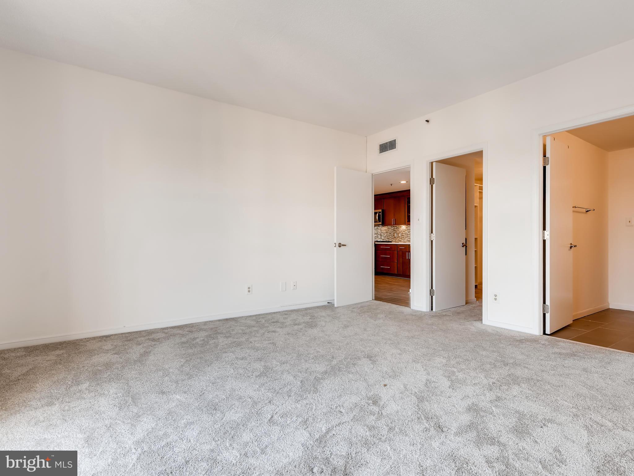 HARBOR EAST - Residential