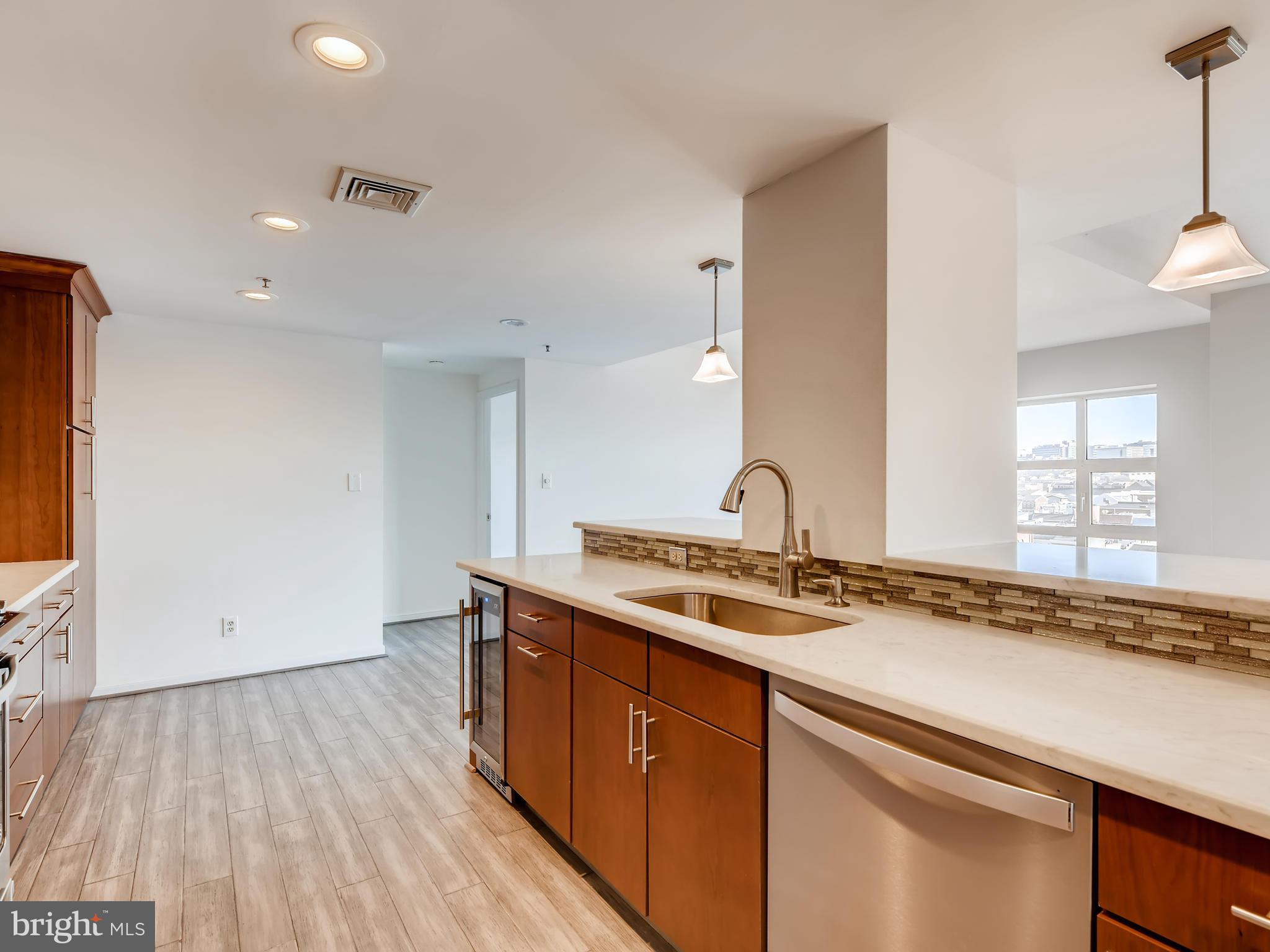 HARBOR EAST - Residential