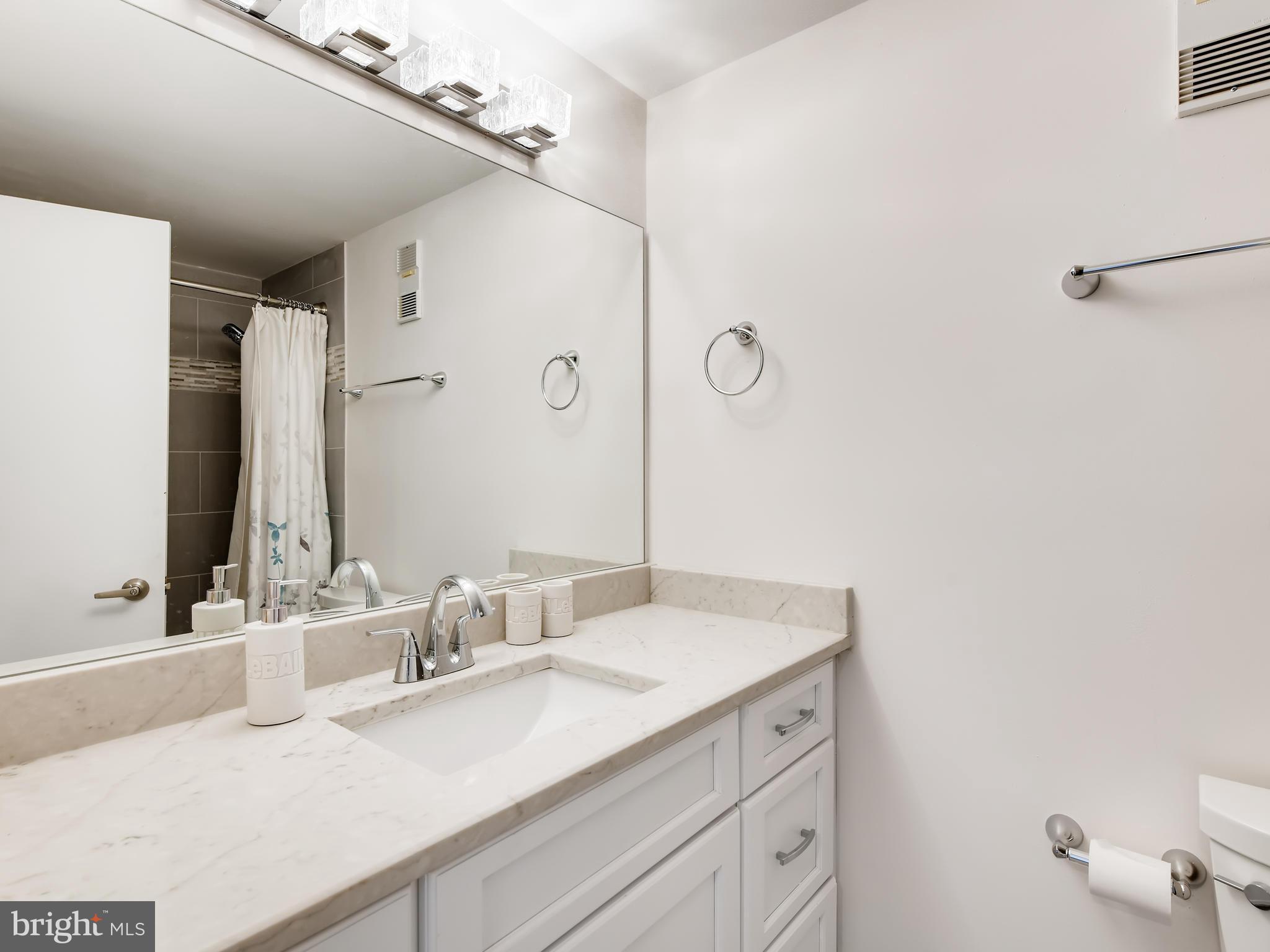 HARBOR EAST - Residential