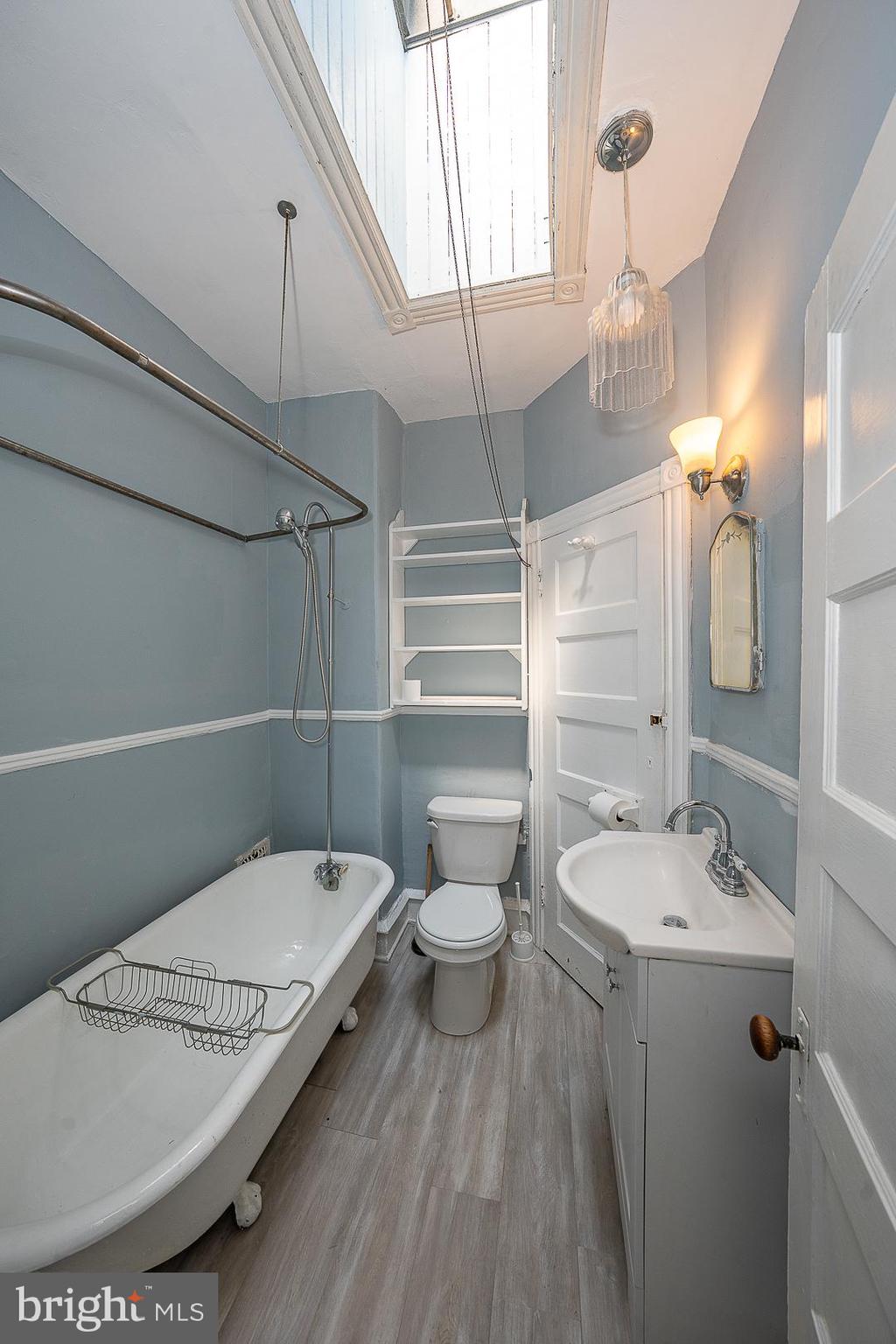 UNIVERSITY CITY - Residential Lease