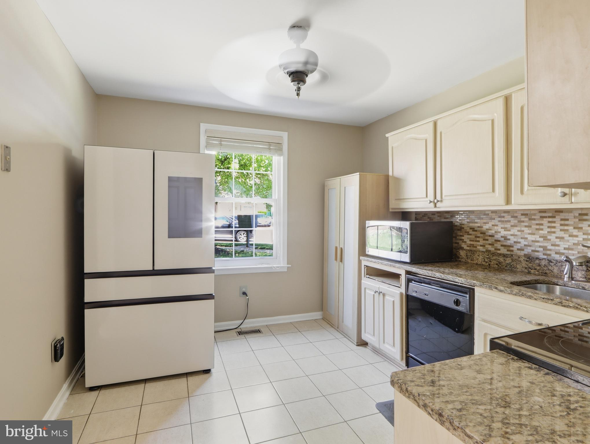COURTLAND WOODS - Residential