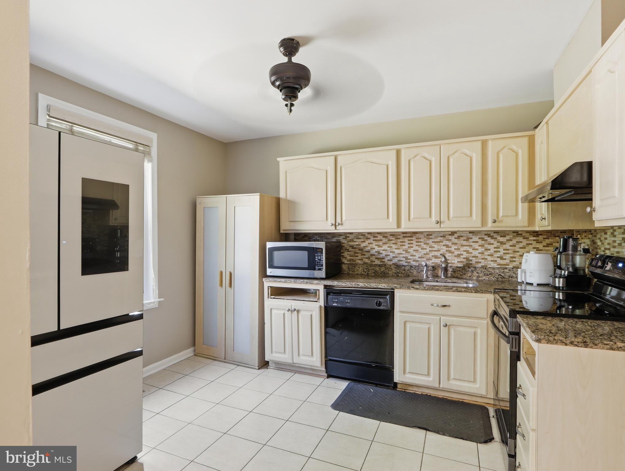 COURTLAND WOODS - Residential