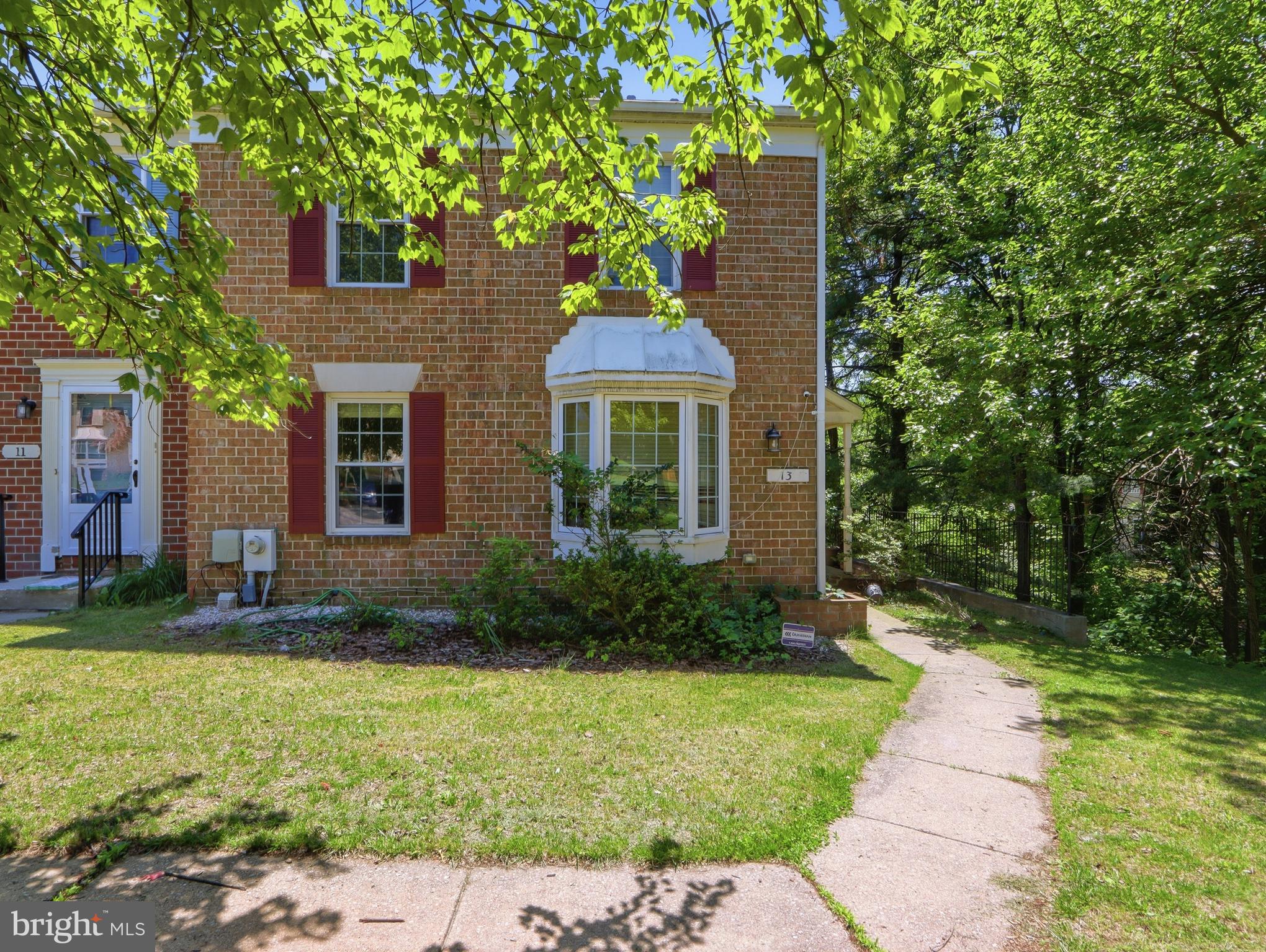 COURTLAND WOODS - Residential
