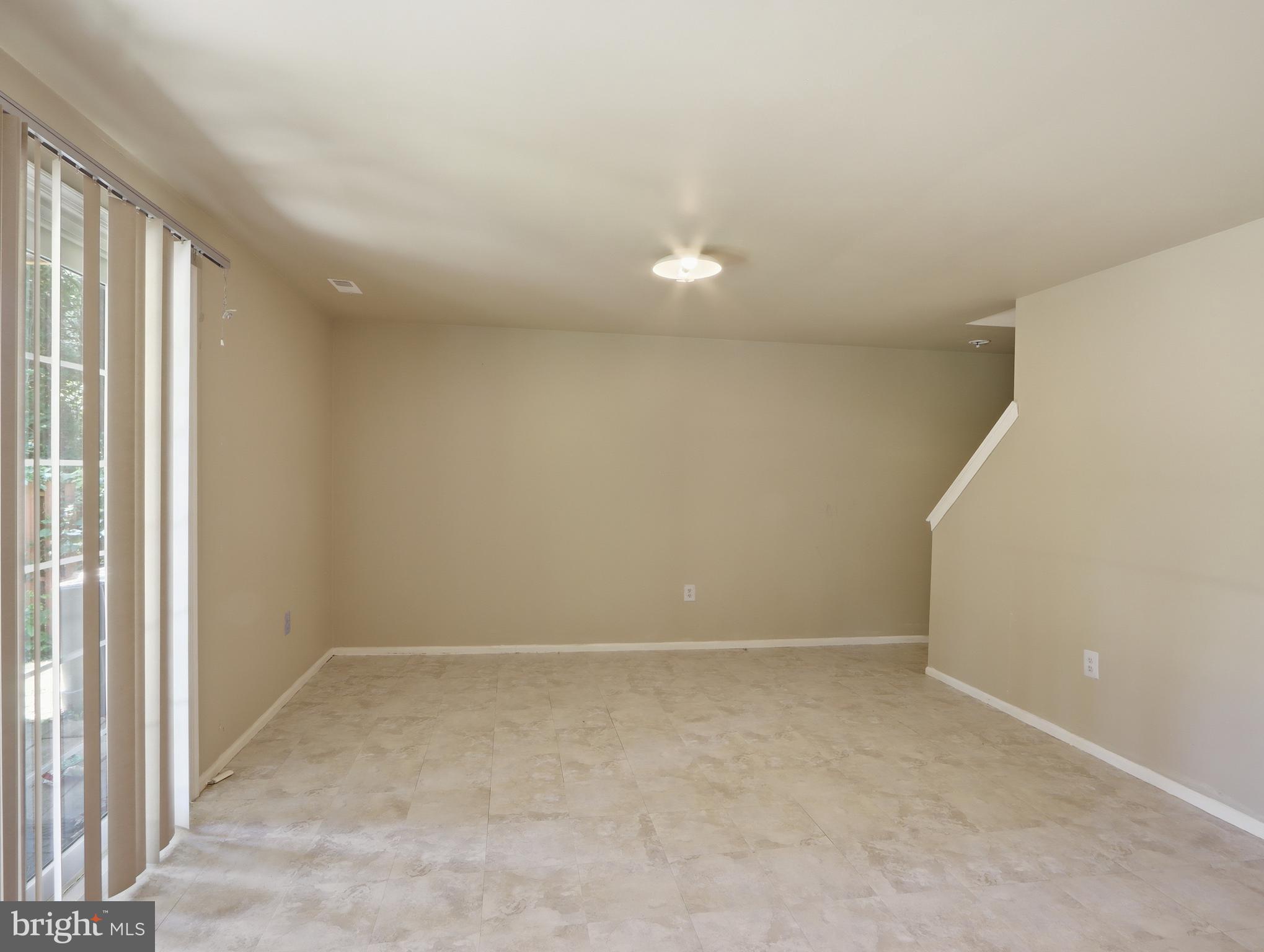 COURTLAND WOODS - Residential