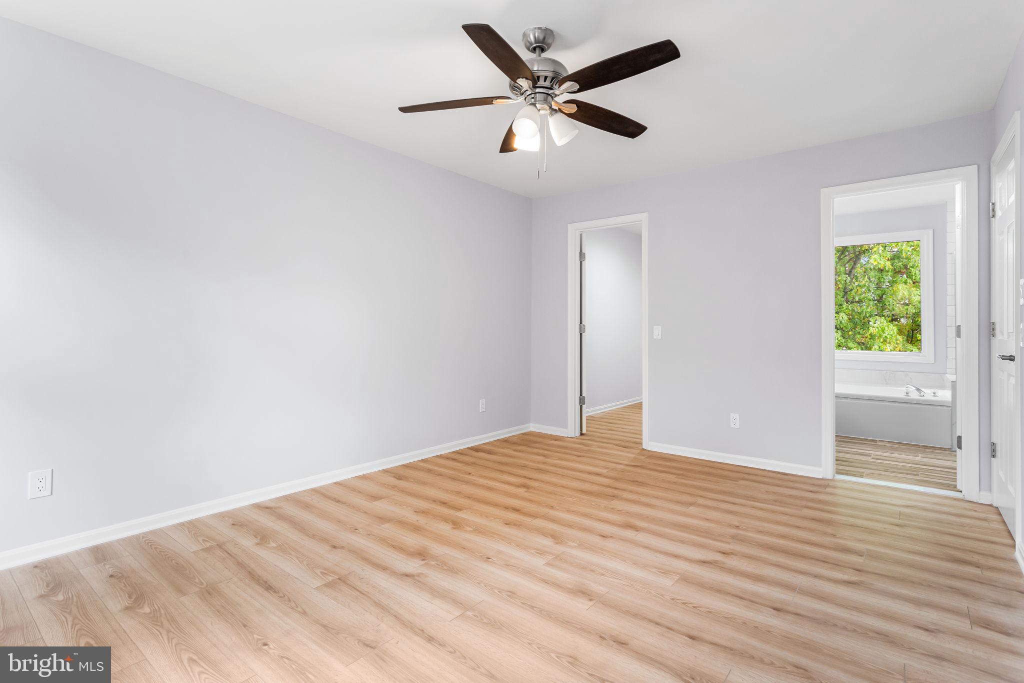 WHITE OAK MANOR - Residential