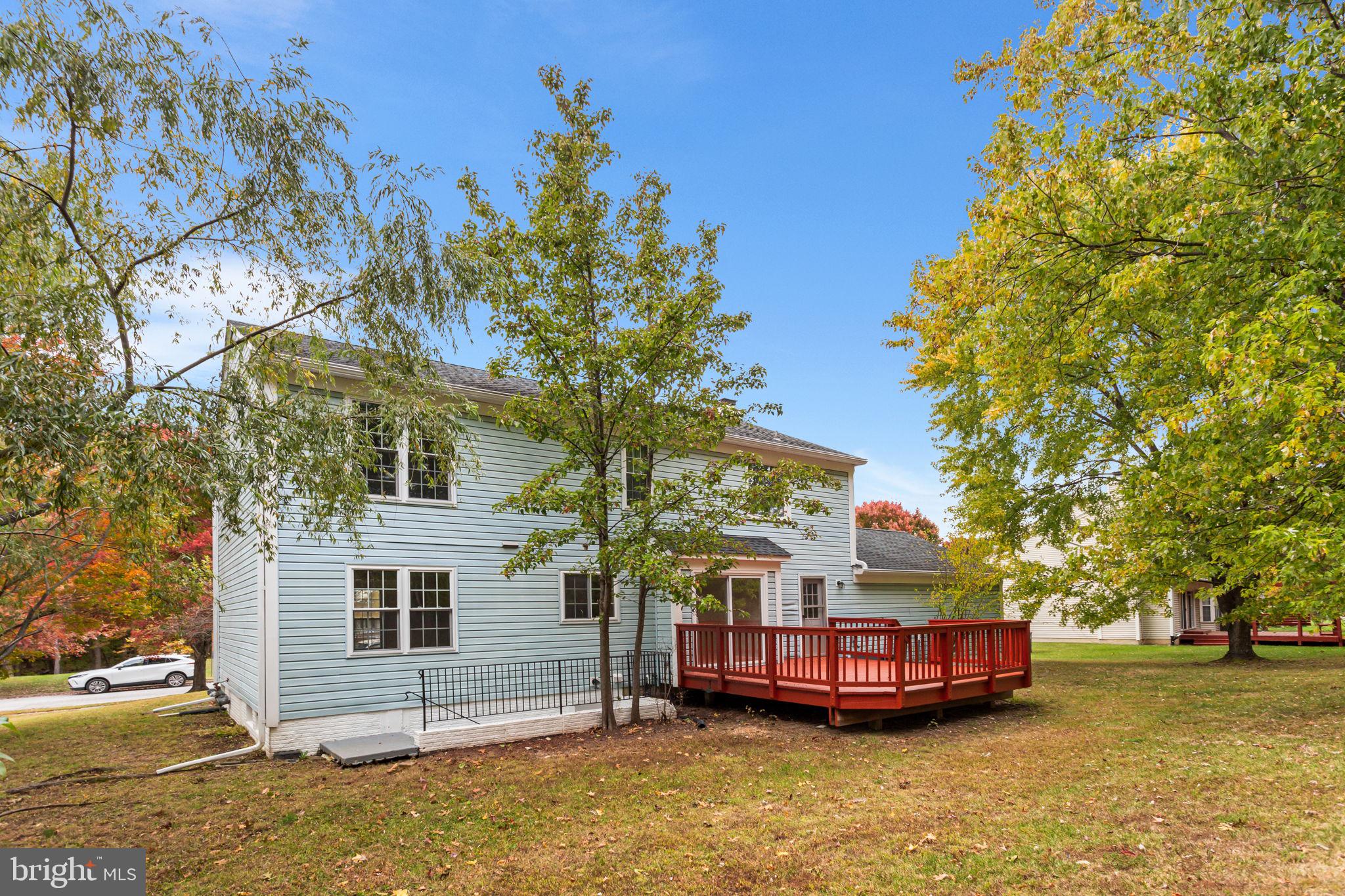 WHITE OAK MANOR - Residential