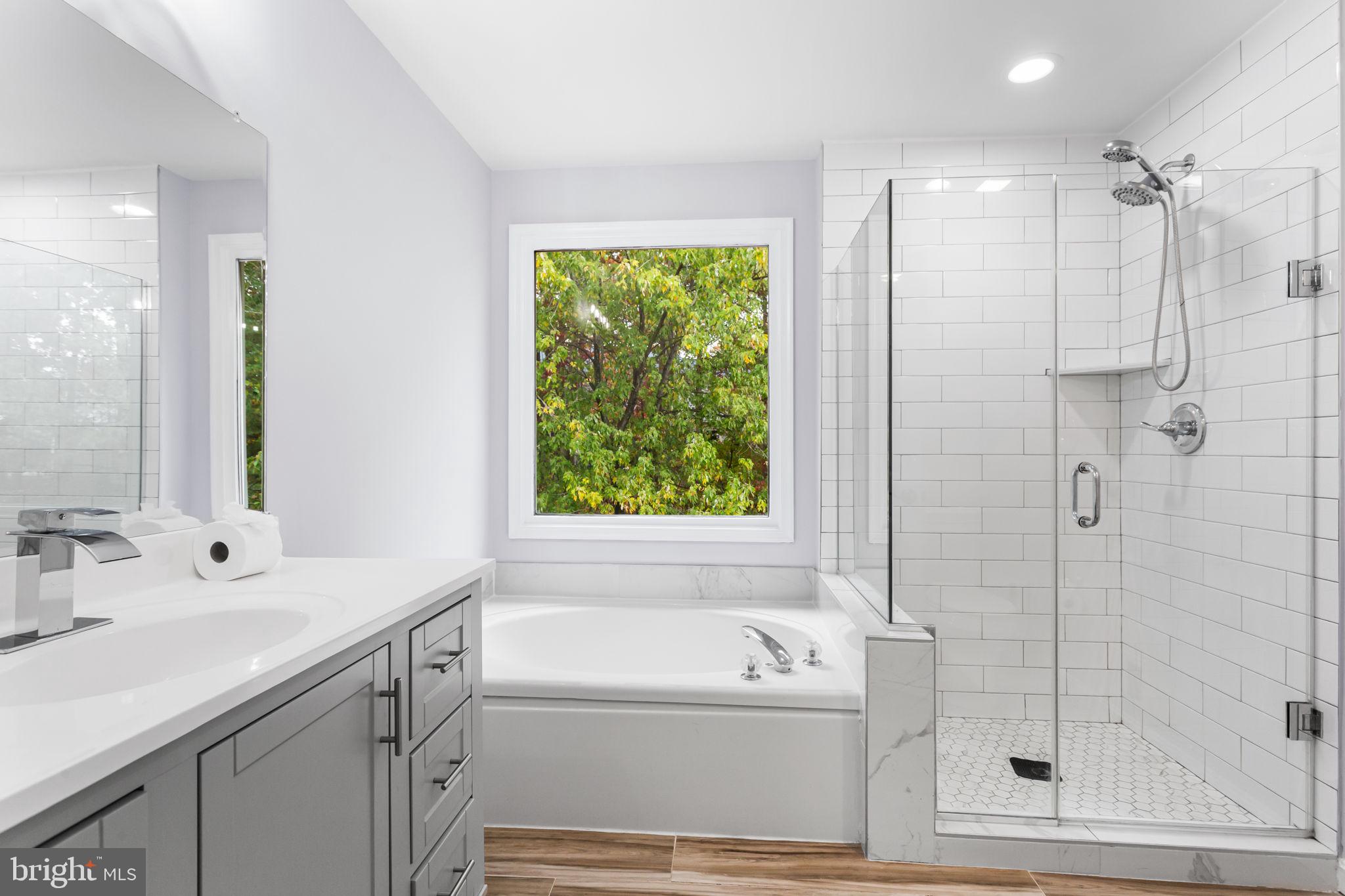 WHITE OAK MANOR - Residential