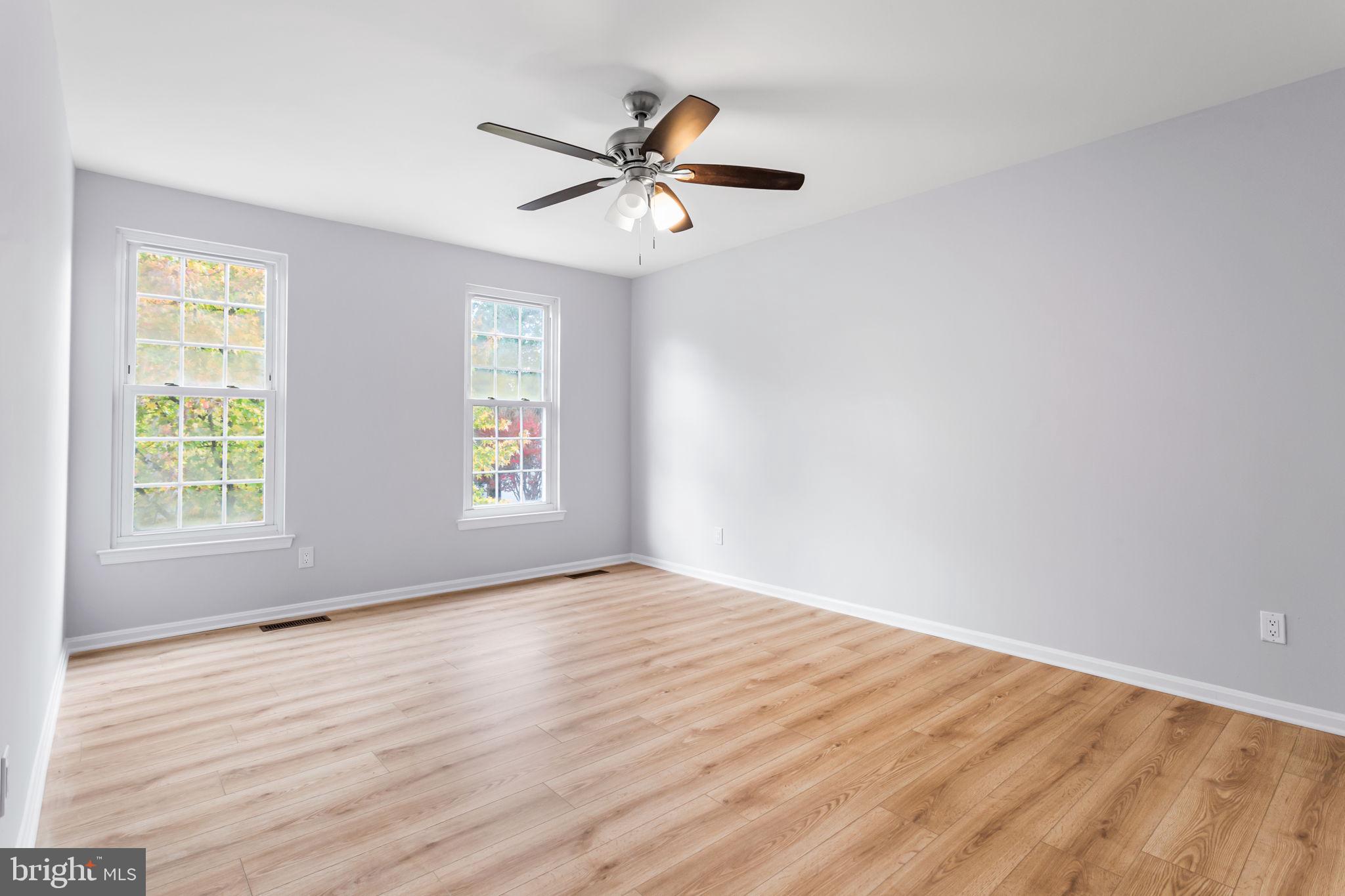 WHITE OAK MANOR - Residential