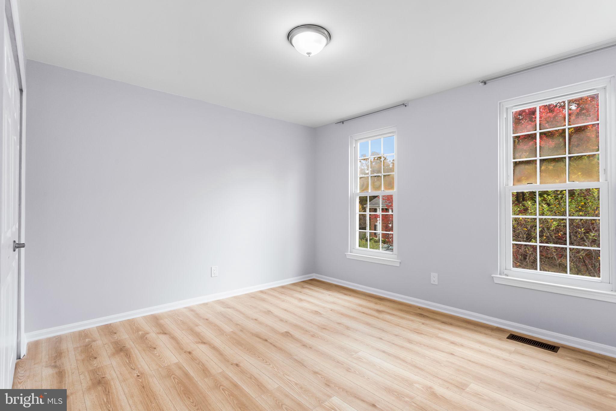 WHITE OAK MANOR - Residential