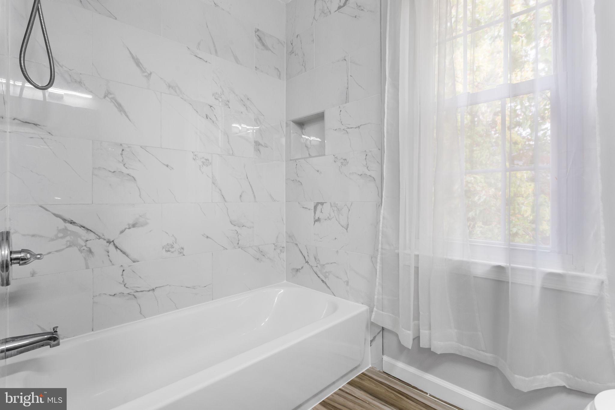 WHITE OAK MANOR - Residential