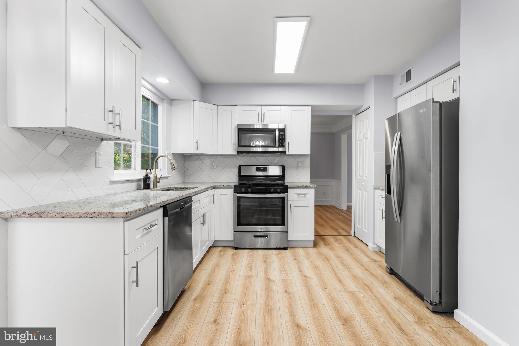 WHITE OAK MANOR - Residential