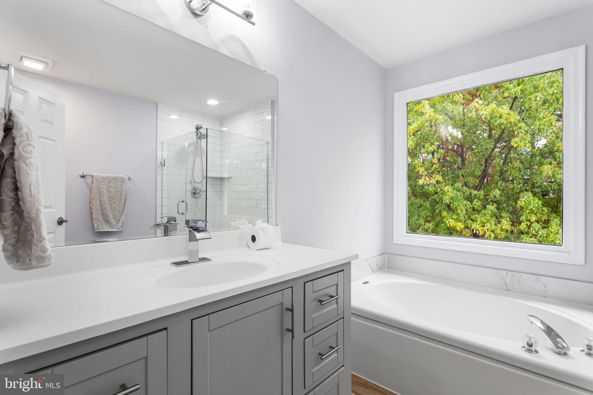 WHITE OAK MANOR - Residential