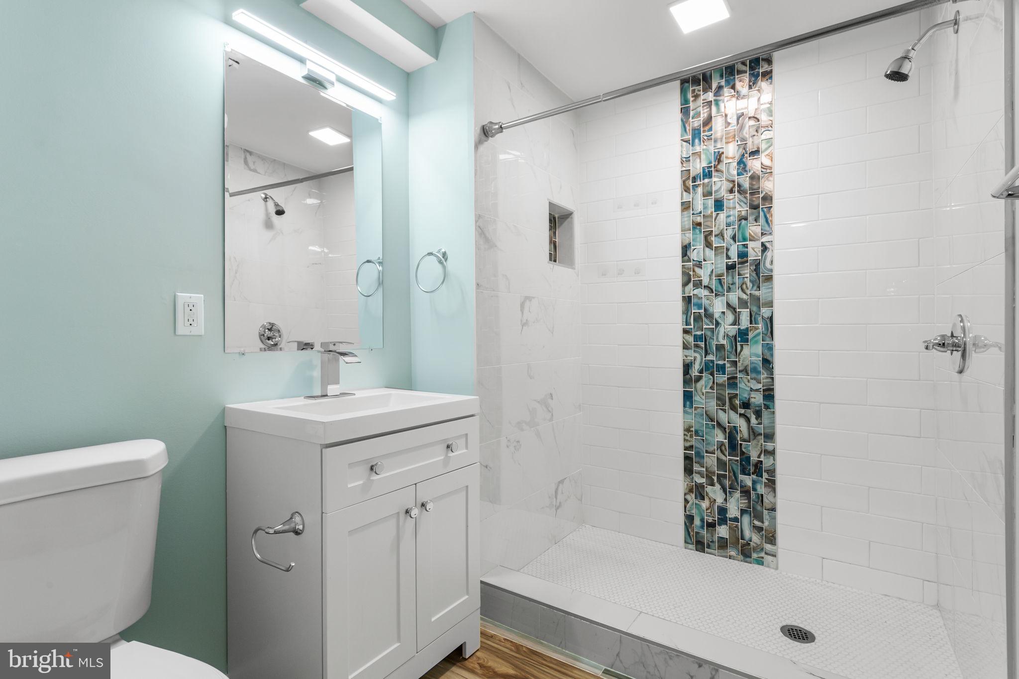 WHITE OAK MANOR - Residential