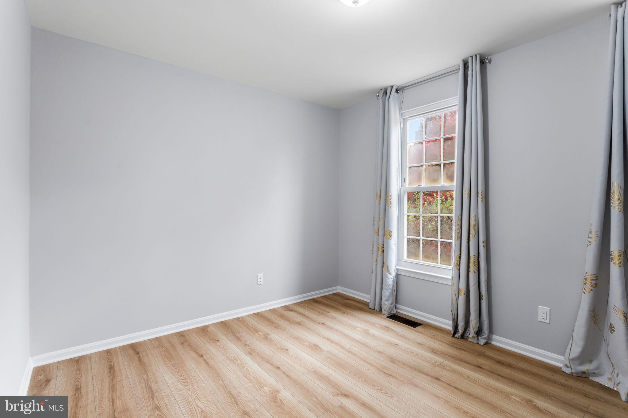 WHITE OAK MANOR - Residential