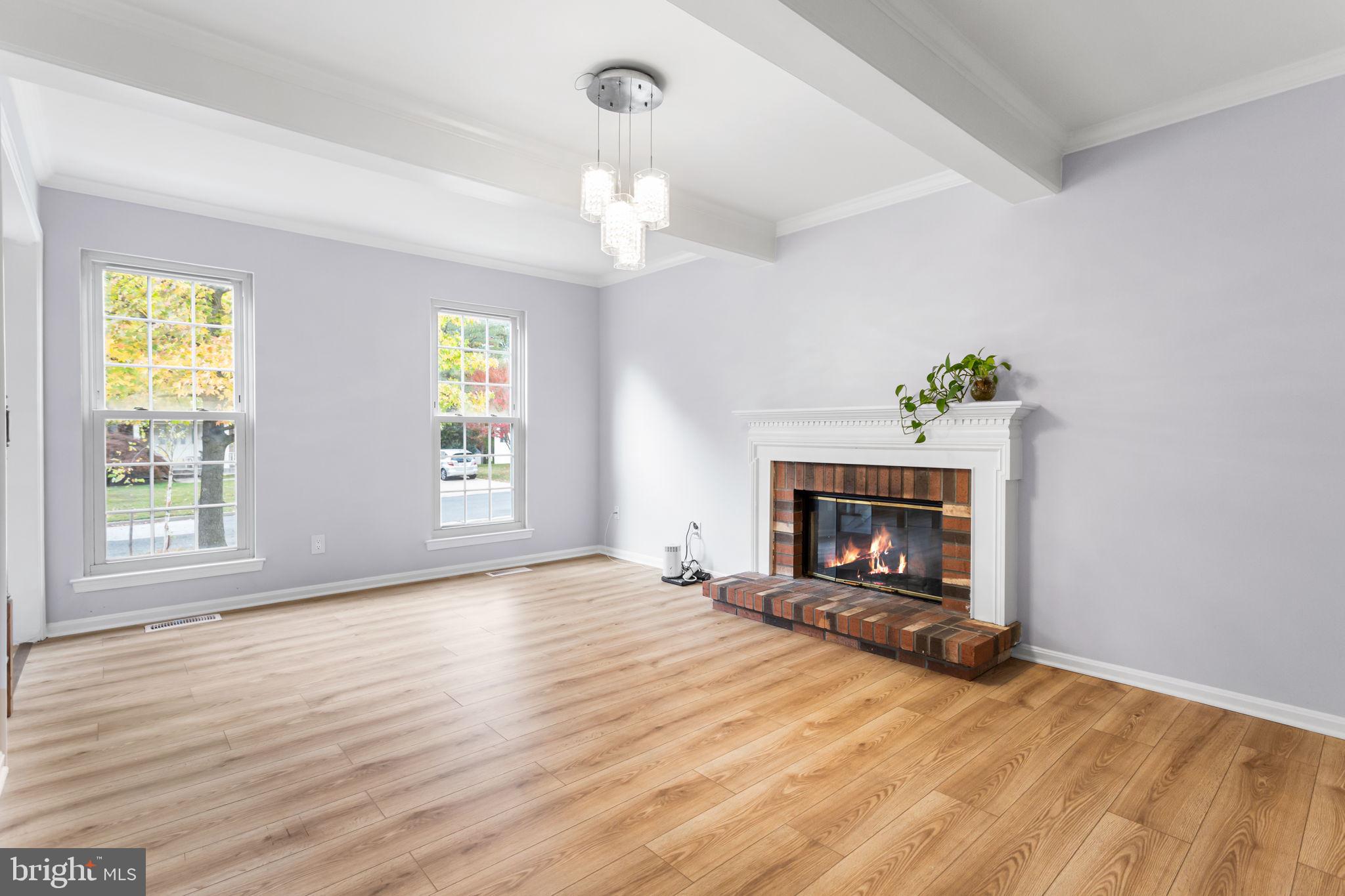 WHITE OAK MANOR - Residential