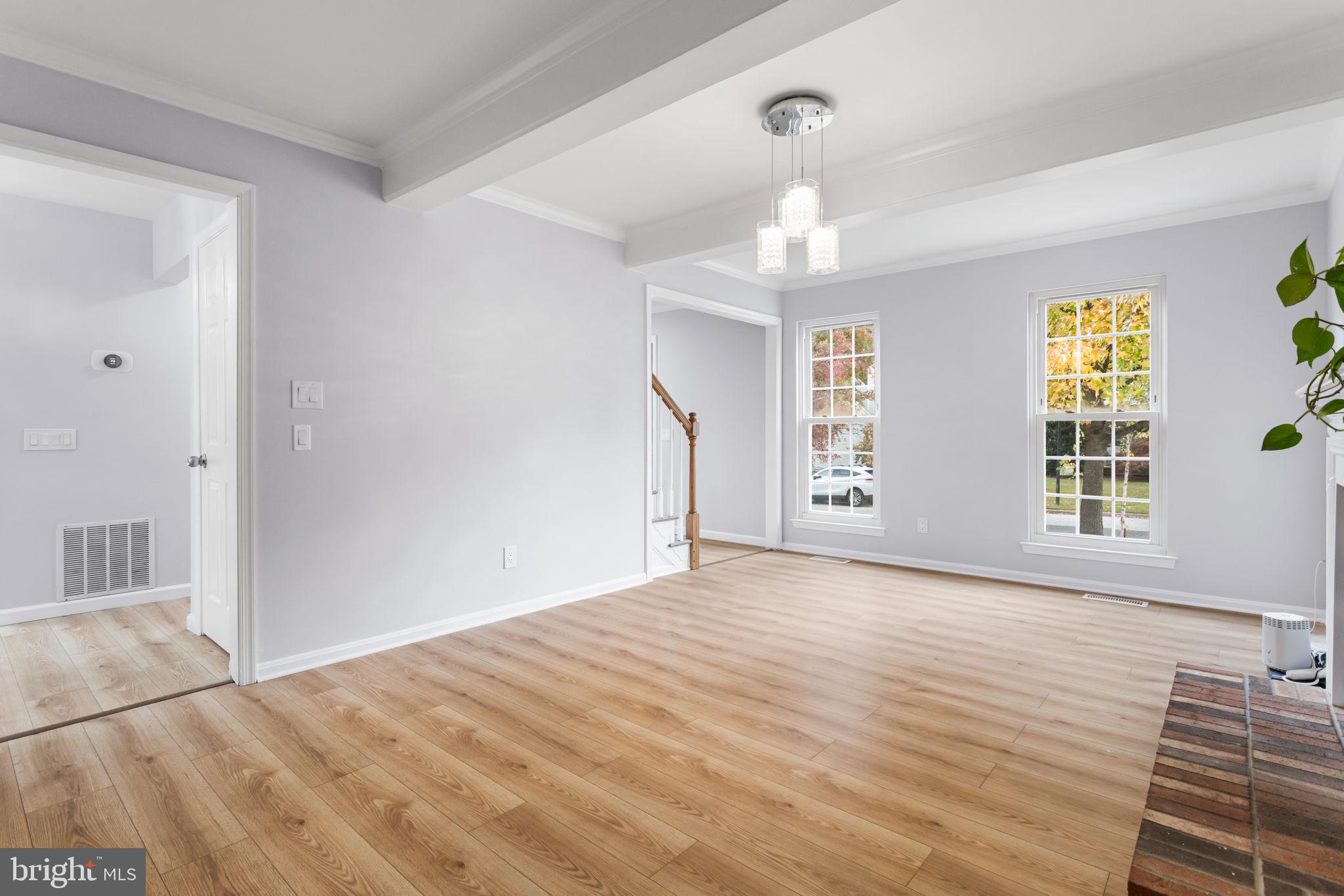 WHITE OAK MANOR - Residential