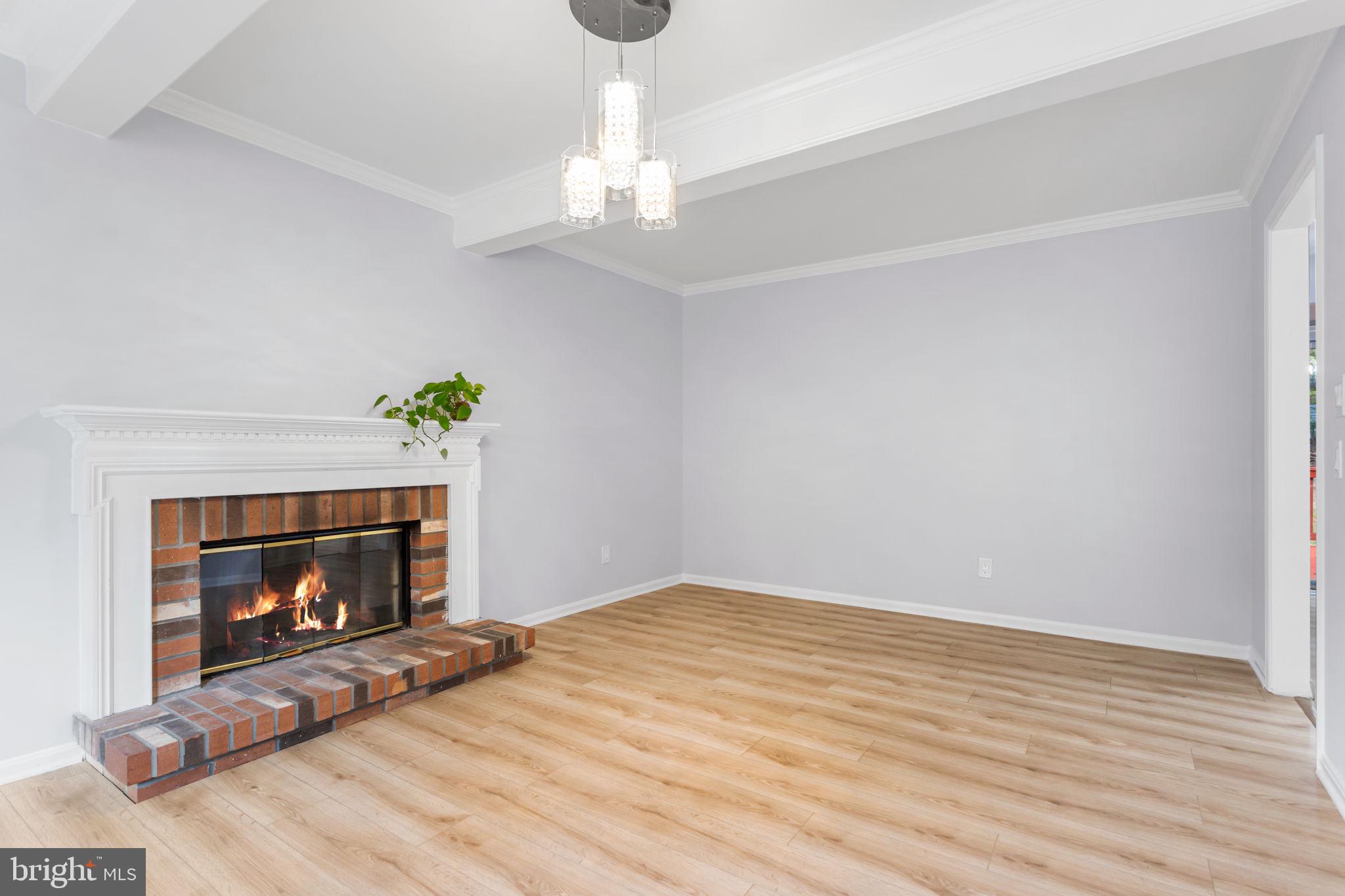 WHITE OAK MANOR - Residential