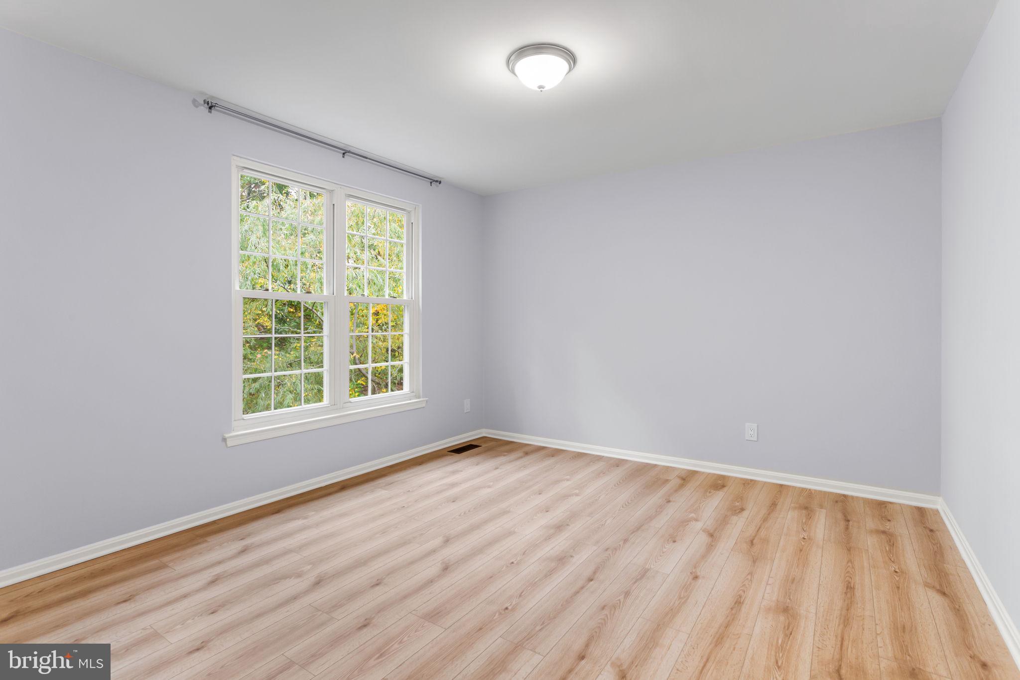 WHITE OAK MANOR - Residential