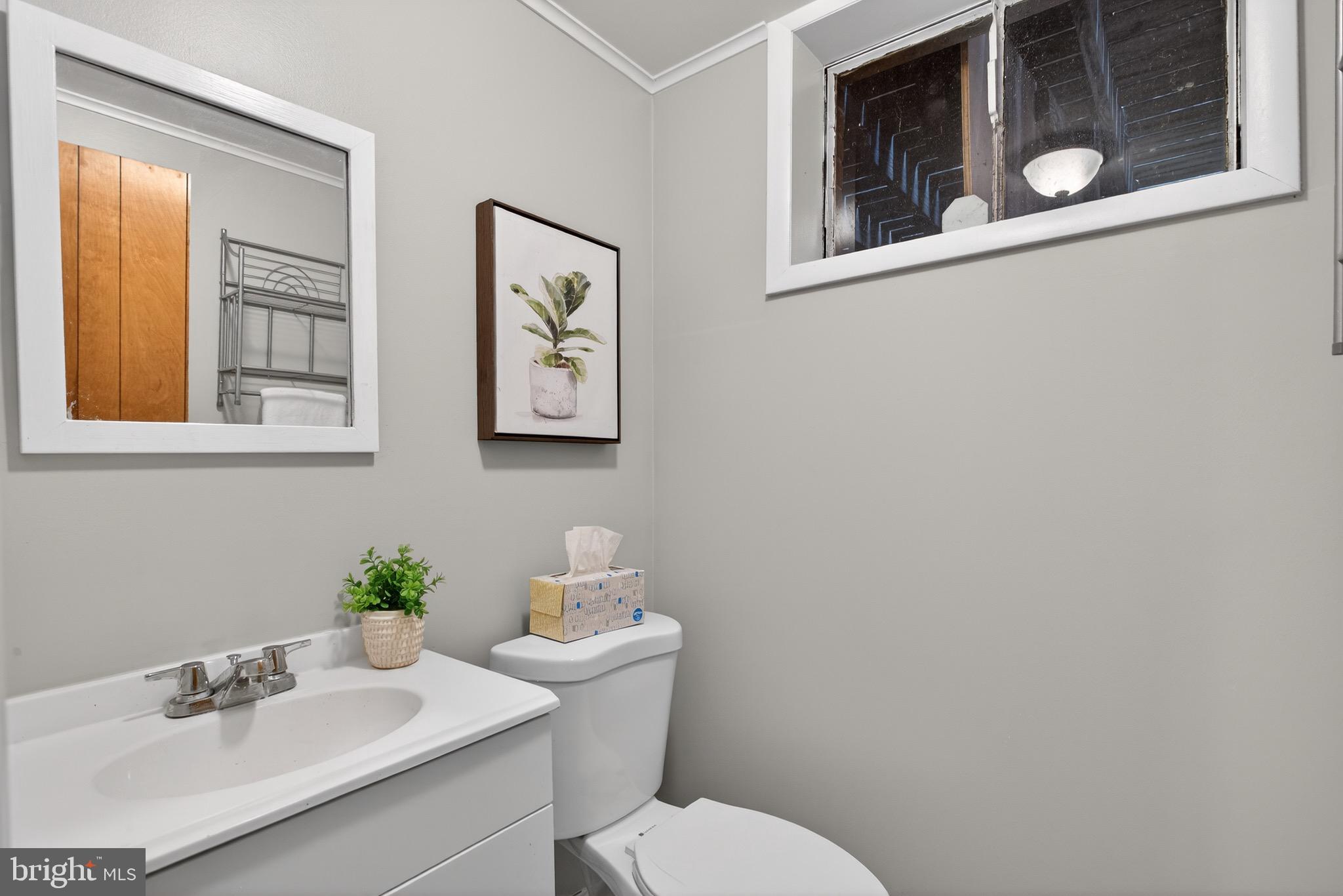 BURNT MILLS GAR-VILL - Residential